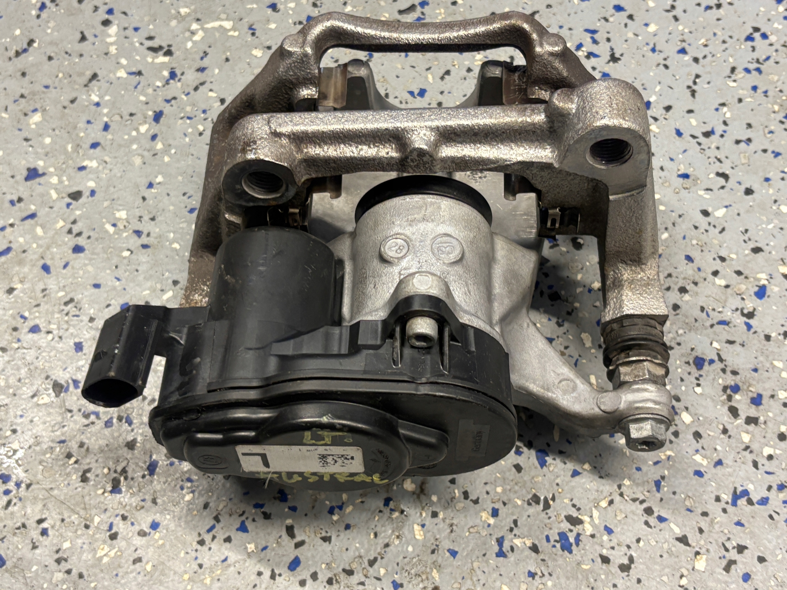 RENAULT AUSTRAL 1,2 E-TECH caliper brake left rear part 7E913D