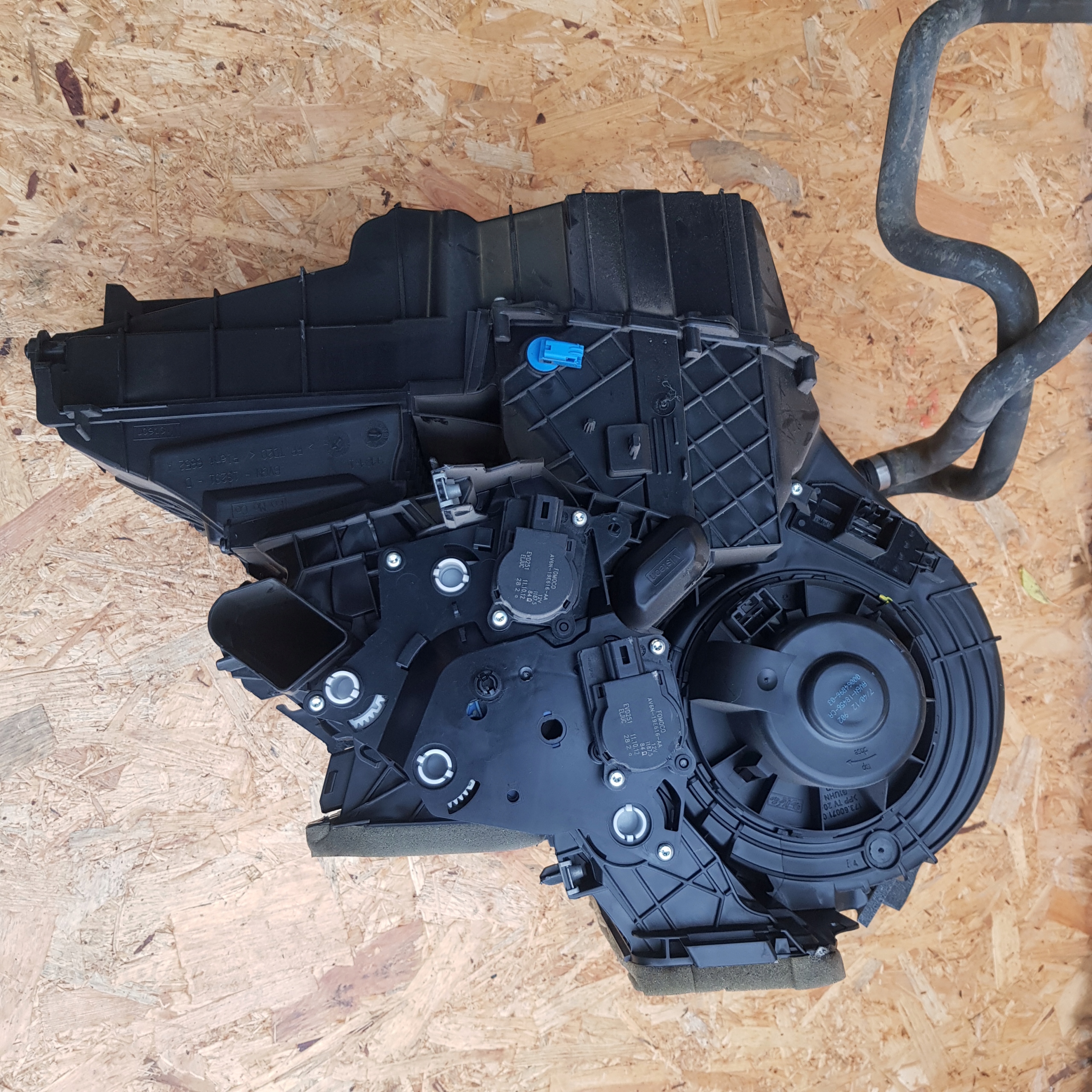 FORD FOCUS MK3 10-18R ohřívač AV6N19B555AM