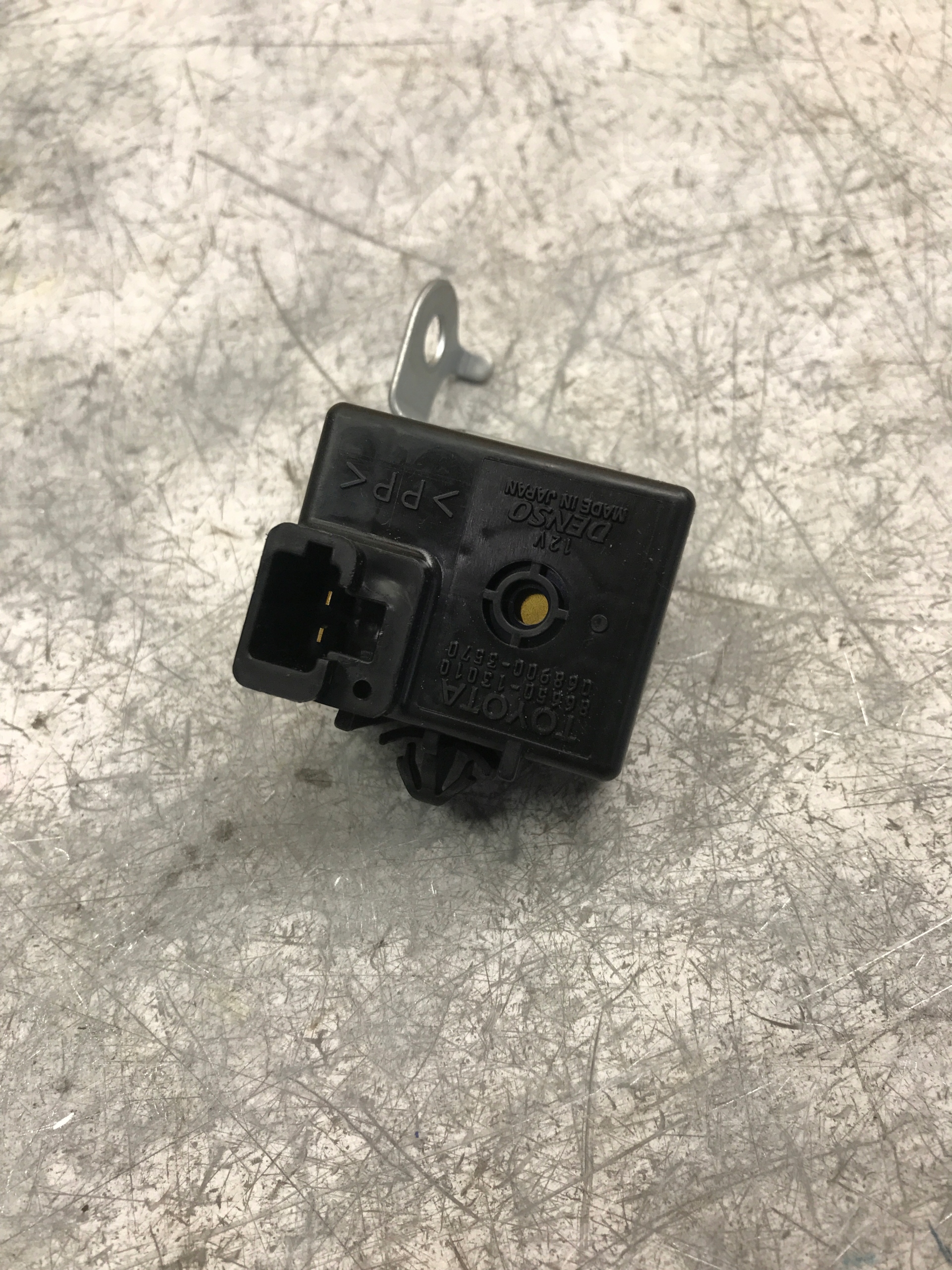 relay COROLLA VERSO II 86650-13010