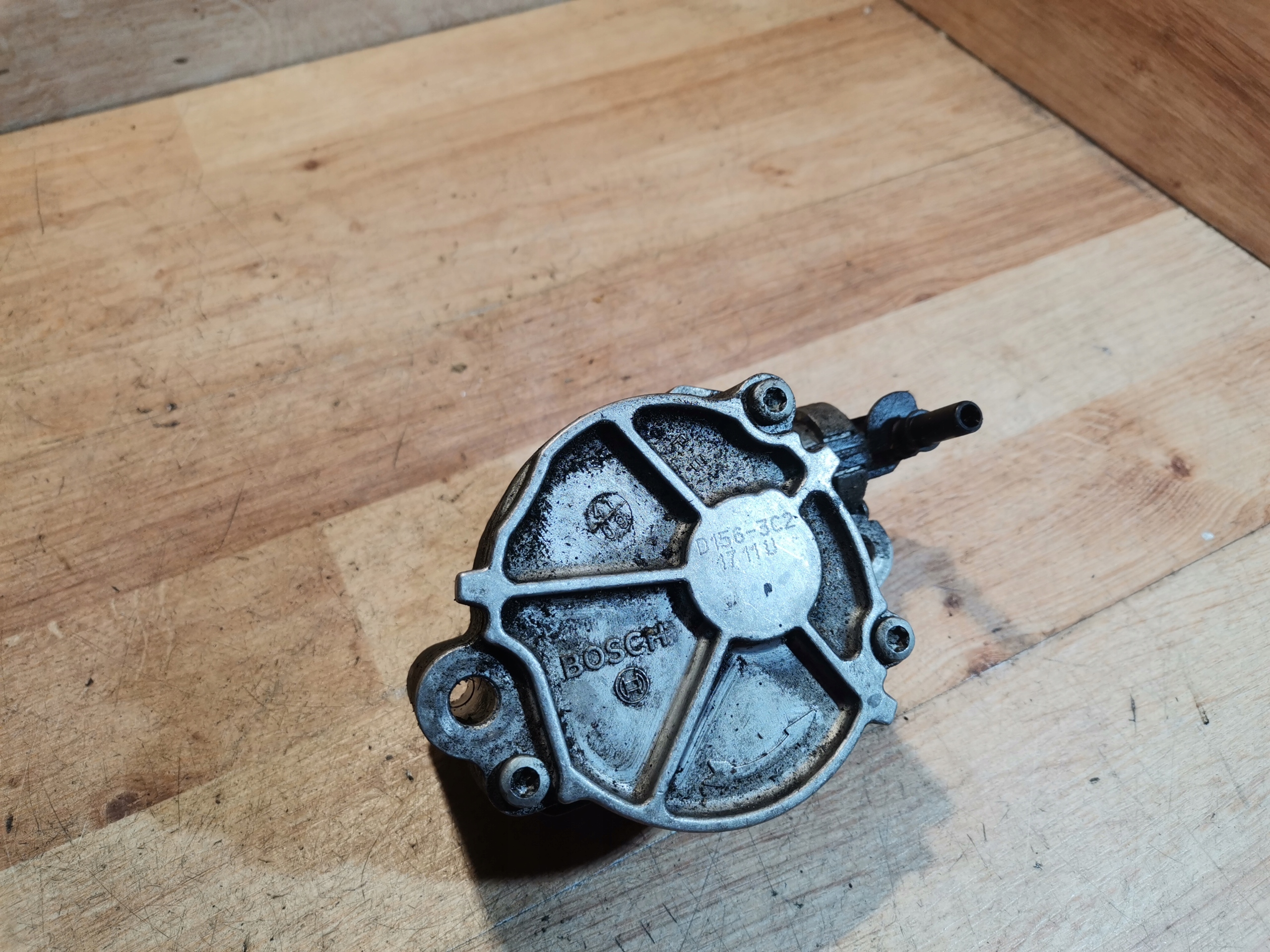 насос вакум CITROEN BERLINGO I 1.6