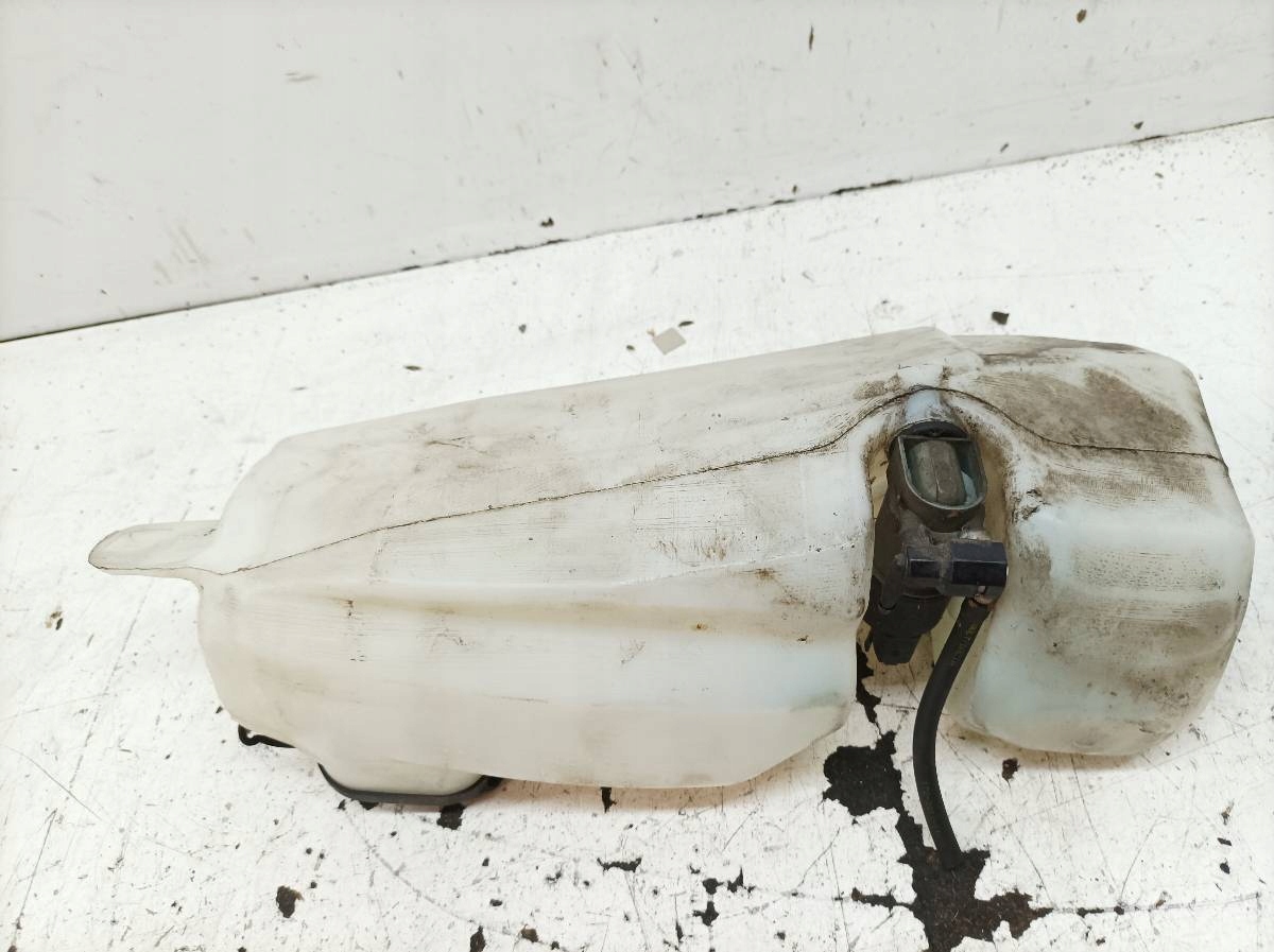 washer fluid tank 8200210002 Dacia Sandero and (2008-2012)
