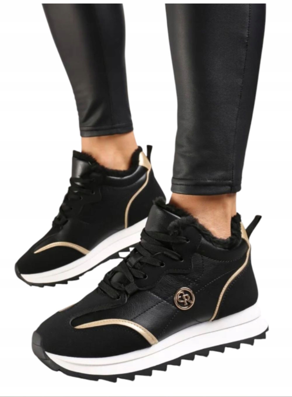 Dámské sportovní tenisky Adidasy zateplené na platformě, černé, velikost 37