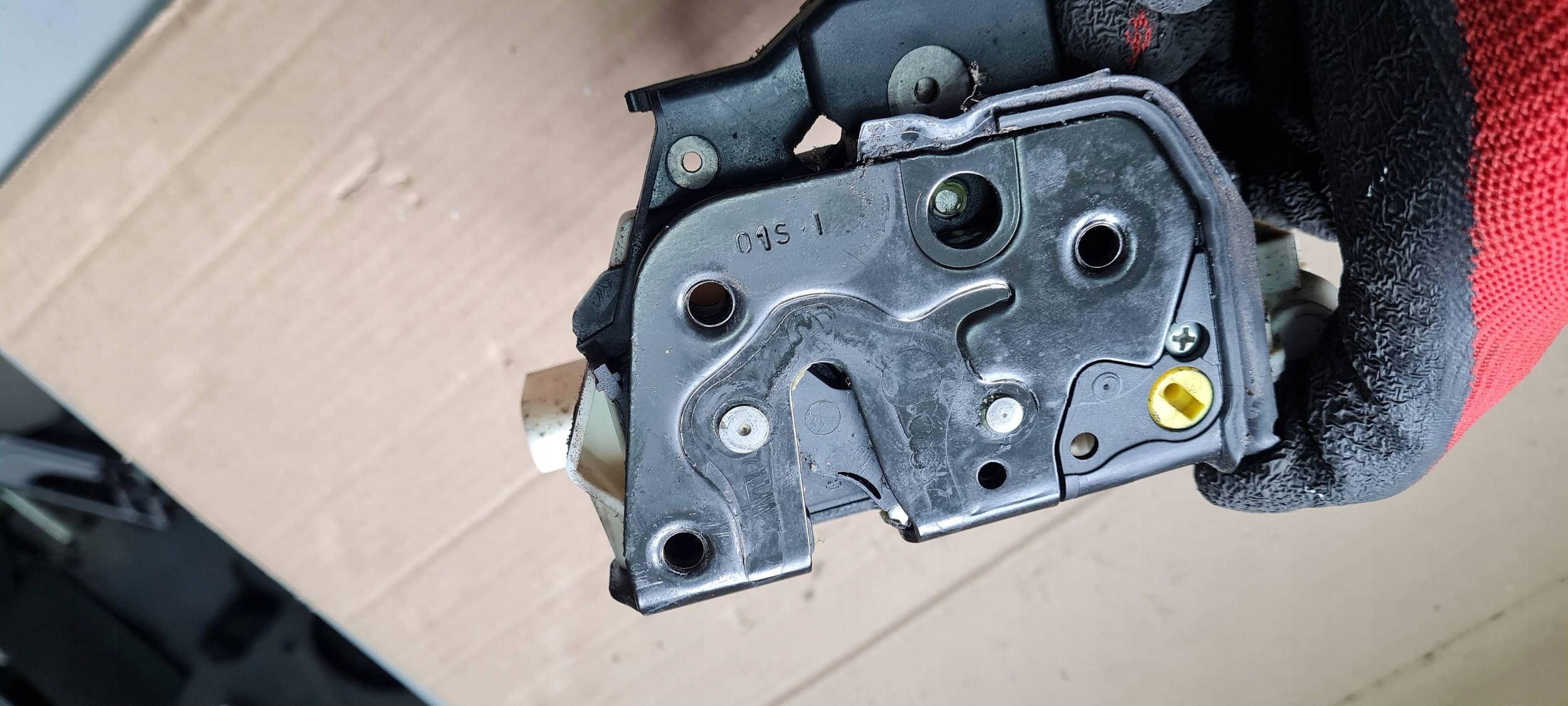 A6 C6 LIFT lock door left rear part 9PIN 4F0839015A
