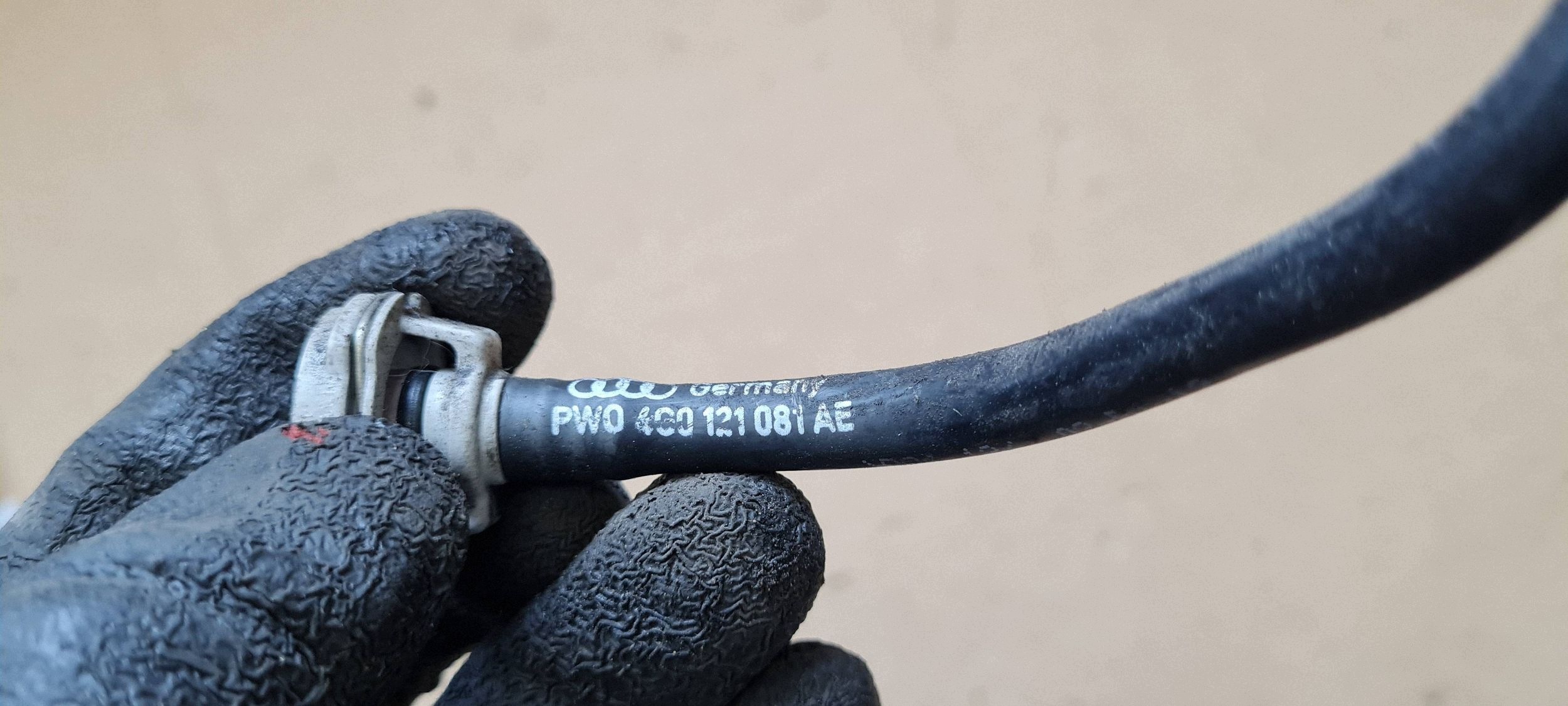 A7 4G prijenos cijevčica vode 3.0 TDI 4G0121081AE A6 C7 4G