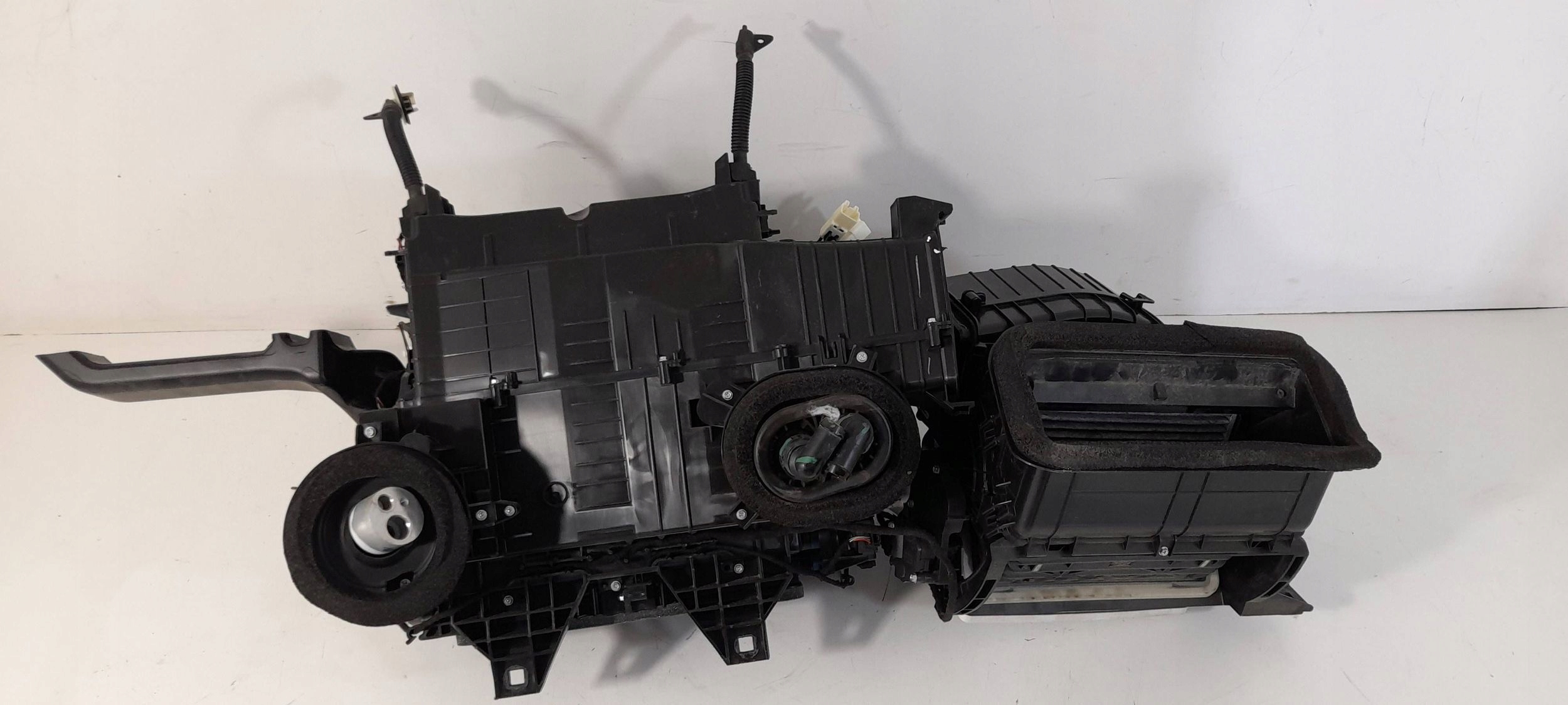 Land Rover Defender L663 Nagrzewnicz complete L8B219E624AA (LD28)