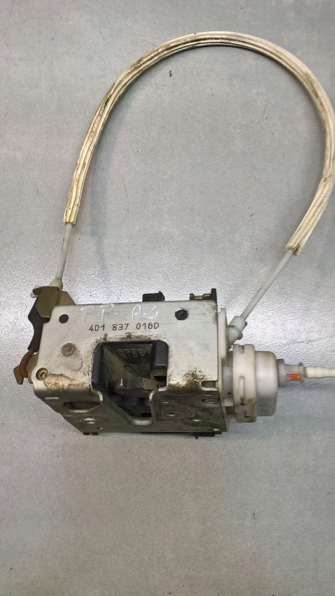 lock door right front AUDI A4 B5 LIFT 8D1837016D