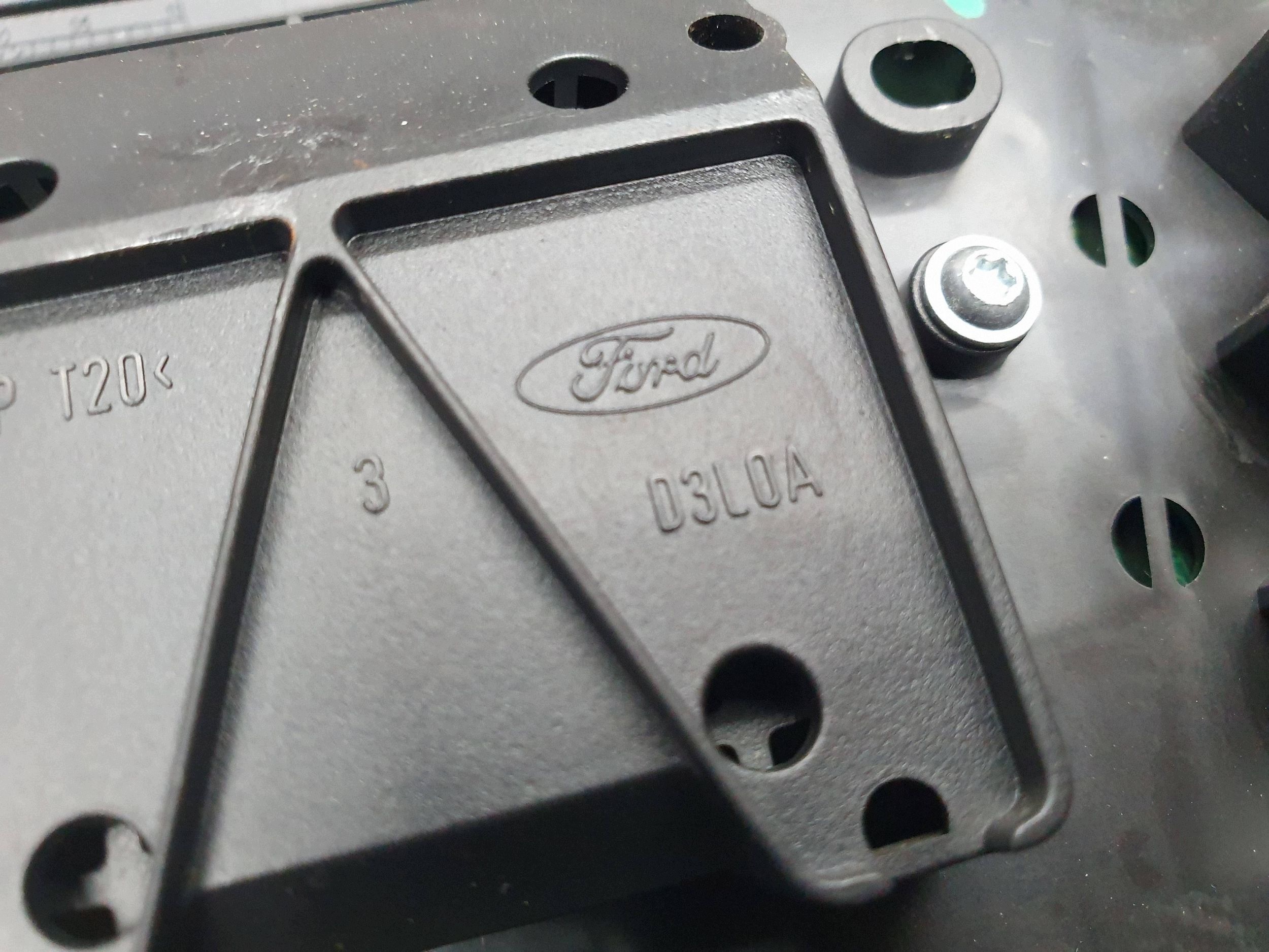 control panel RADIA frame KPL CV4T-8K811-BC FORD KUGA MK2