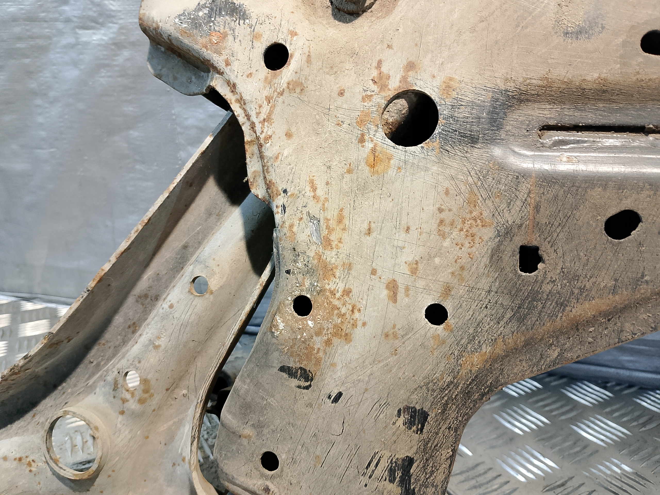 axle beam subframe axle beam front FORD FIESTA MK7 VII 1.6 D