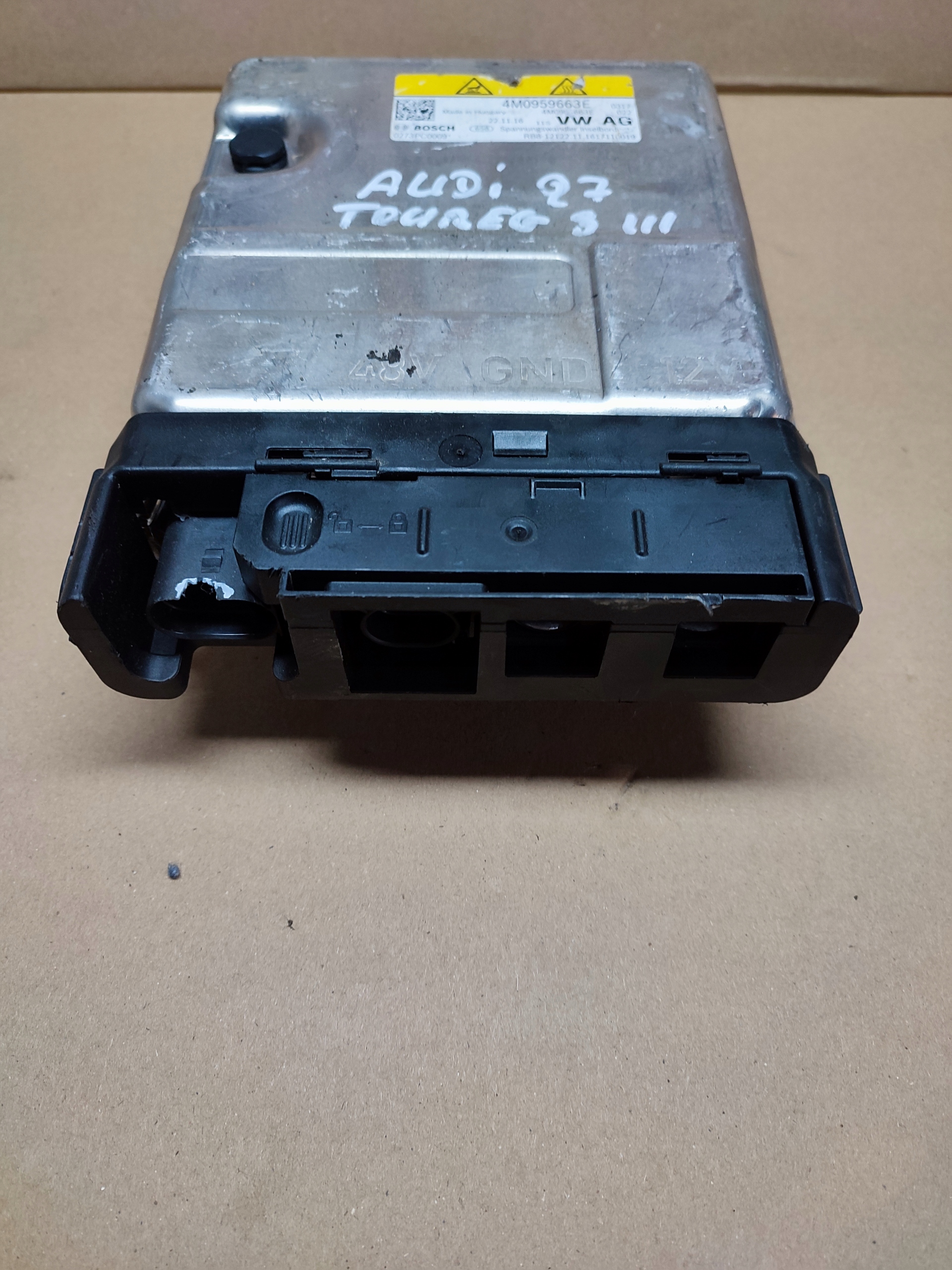 AUDI VW PRZETWORNICA NAPIECIA 4M0959663E Car type Passenger cars