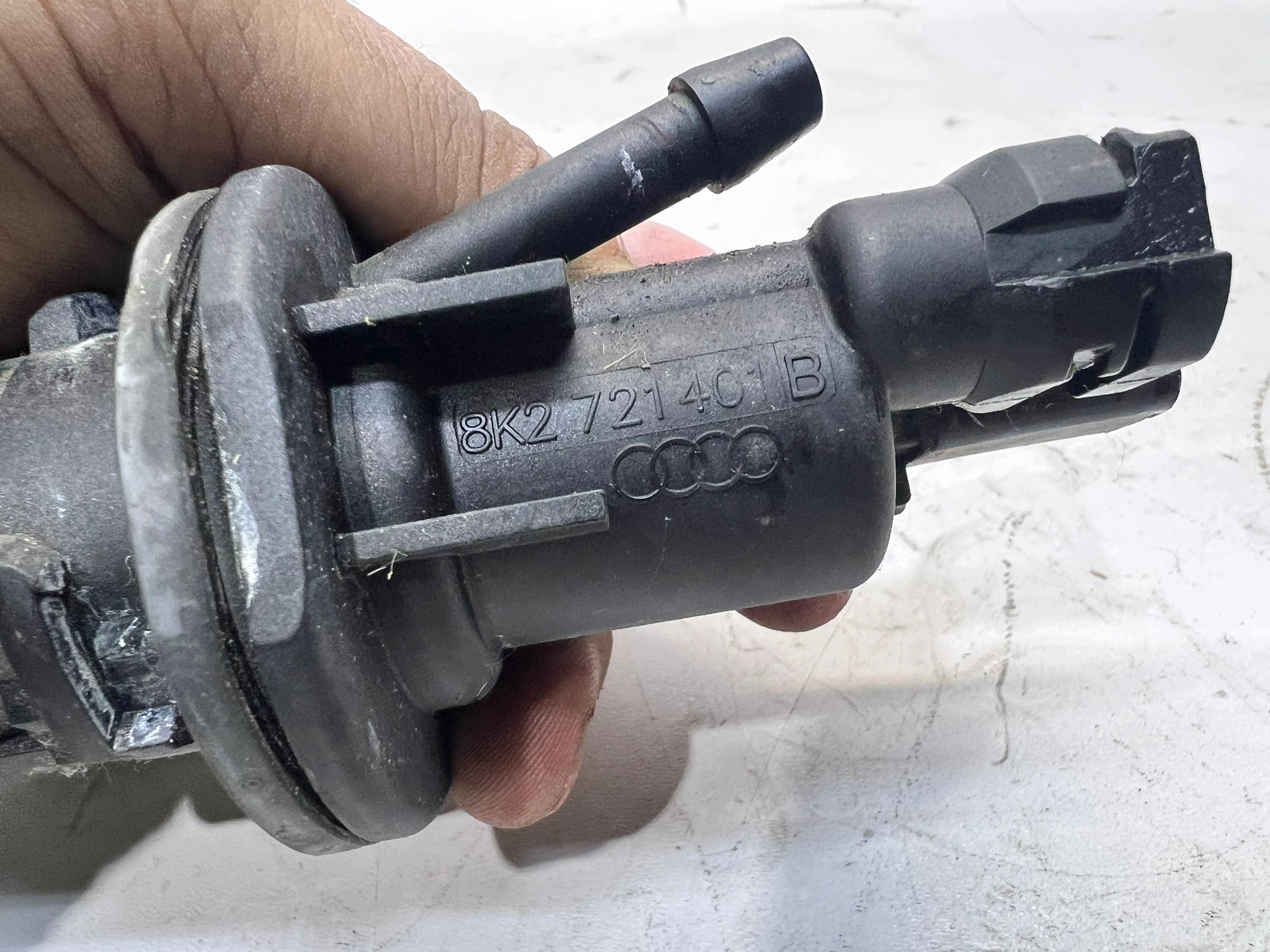 pompe embrayage AUDI A4 B8 A5 8T Q5 8K2721401B