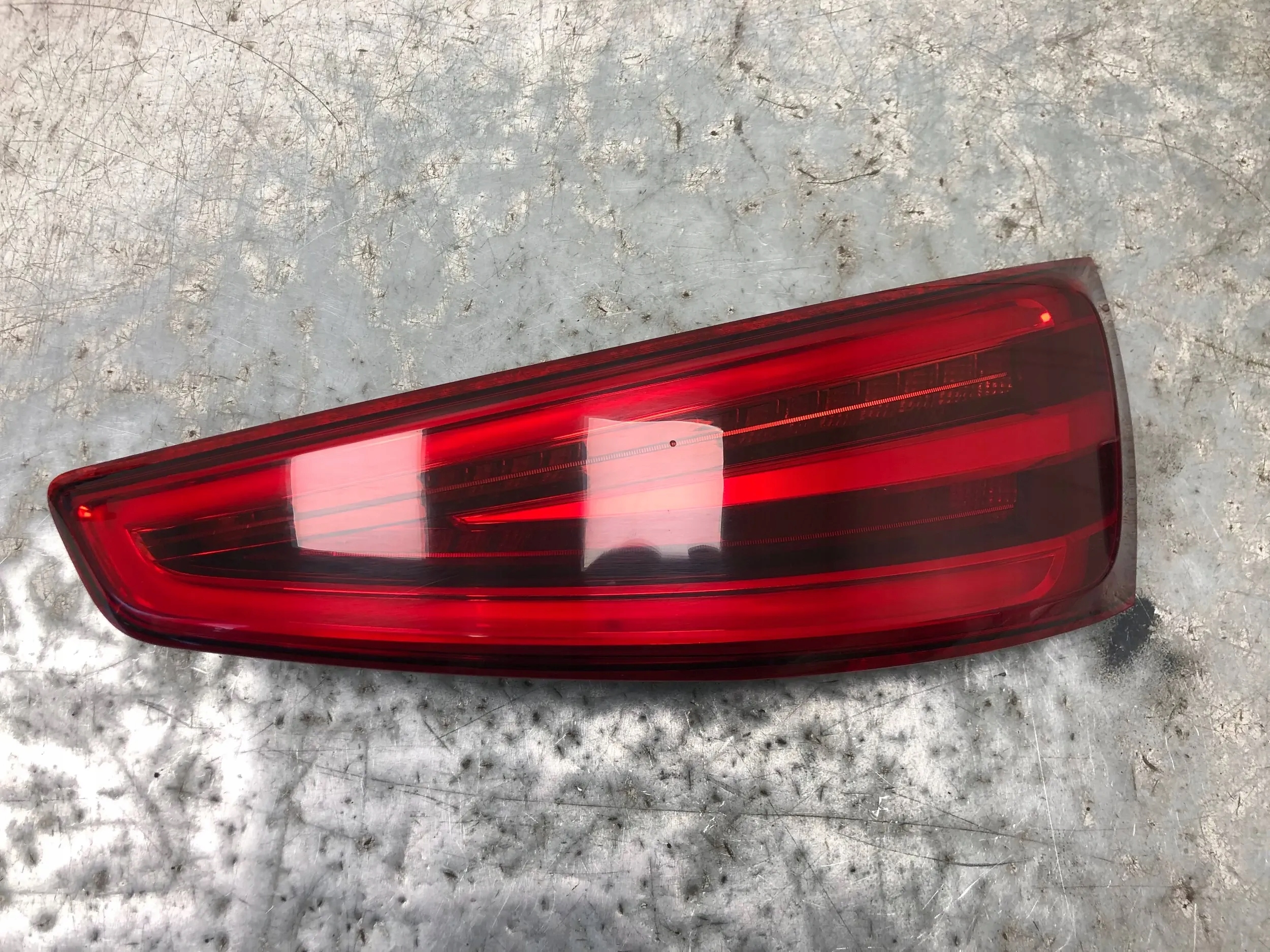 light left rear part LED NEON AUDI Q3 8U 8U0945094A