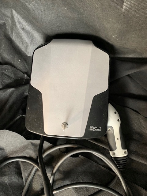 Настенное зарядное устройство для автомобилей EV 230V 16A ABL