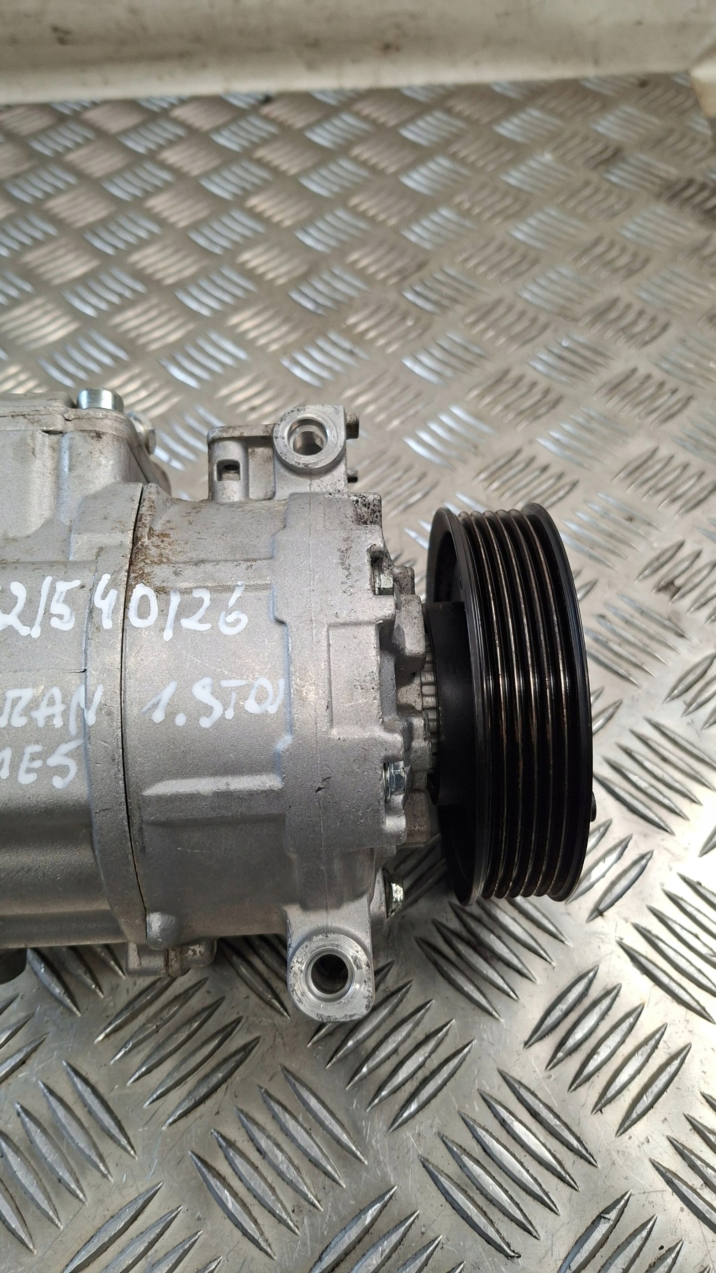 compresseur de climatisation VW TOURAN et 1.9TDI