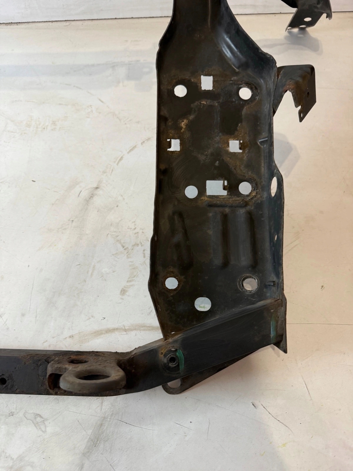 support panel for radiators pillar iron Nissan Qashqai J10 and