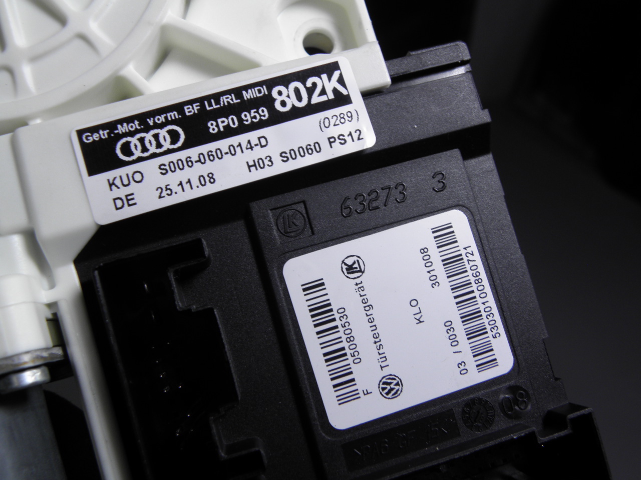 AUDI A3 8P SILNICZEK SZYBY PRAWY PRZÓD 8P0959802K Numer katalogowy części 8p0959802k