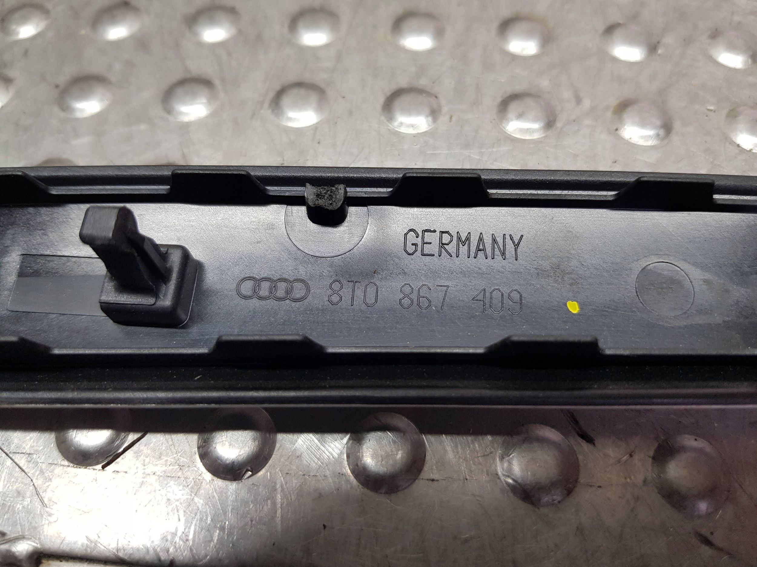 moulding door left front 8T0867409 AUDI A5 8T COUPE 07-11