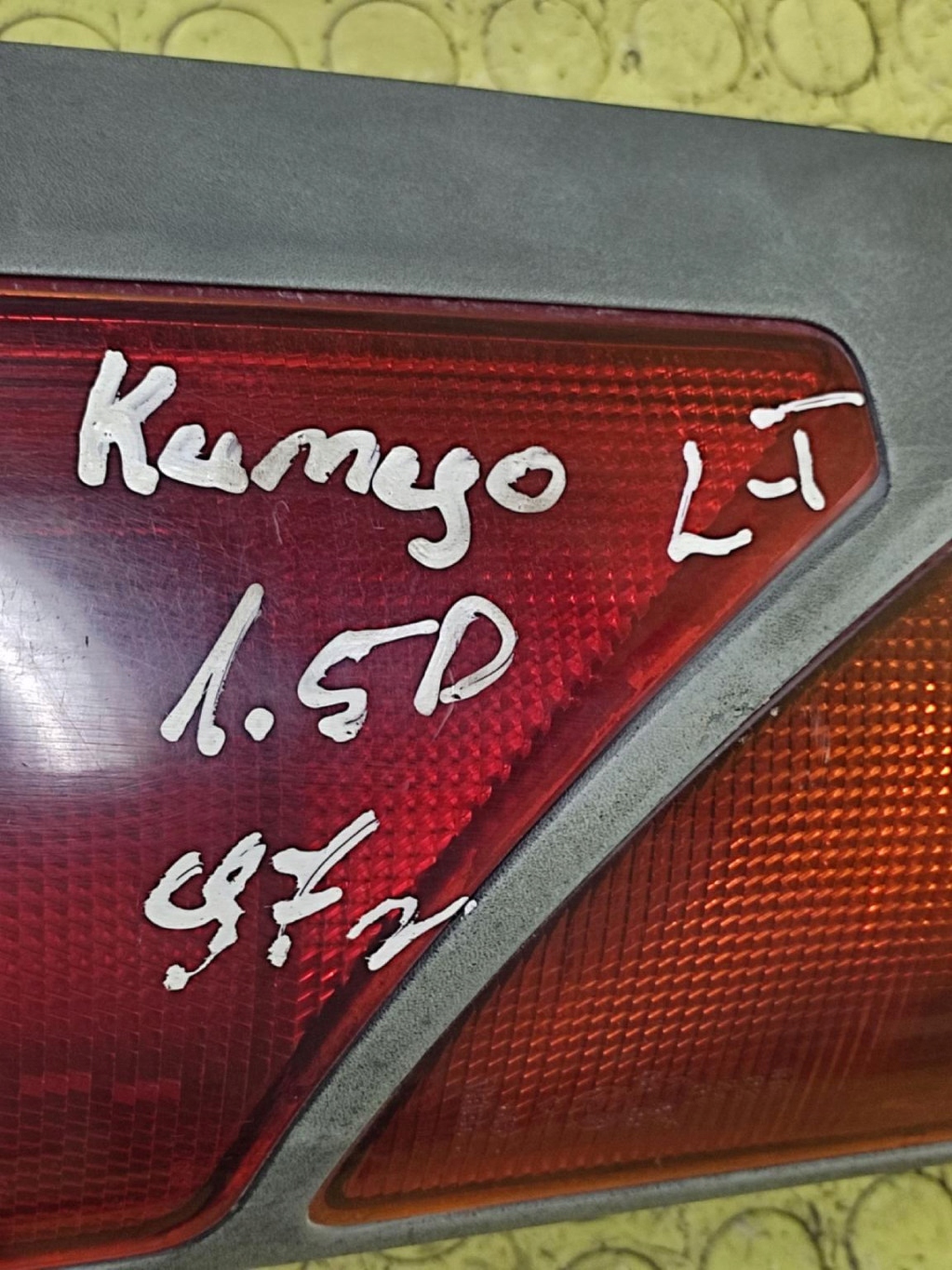 RENAULT KANGOO and light left rear part