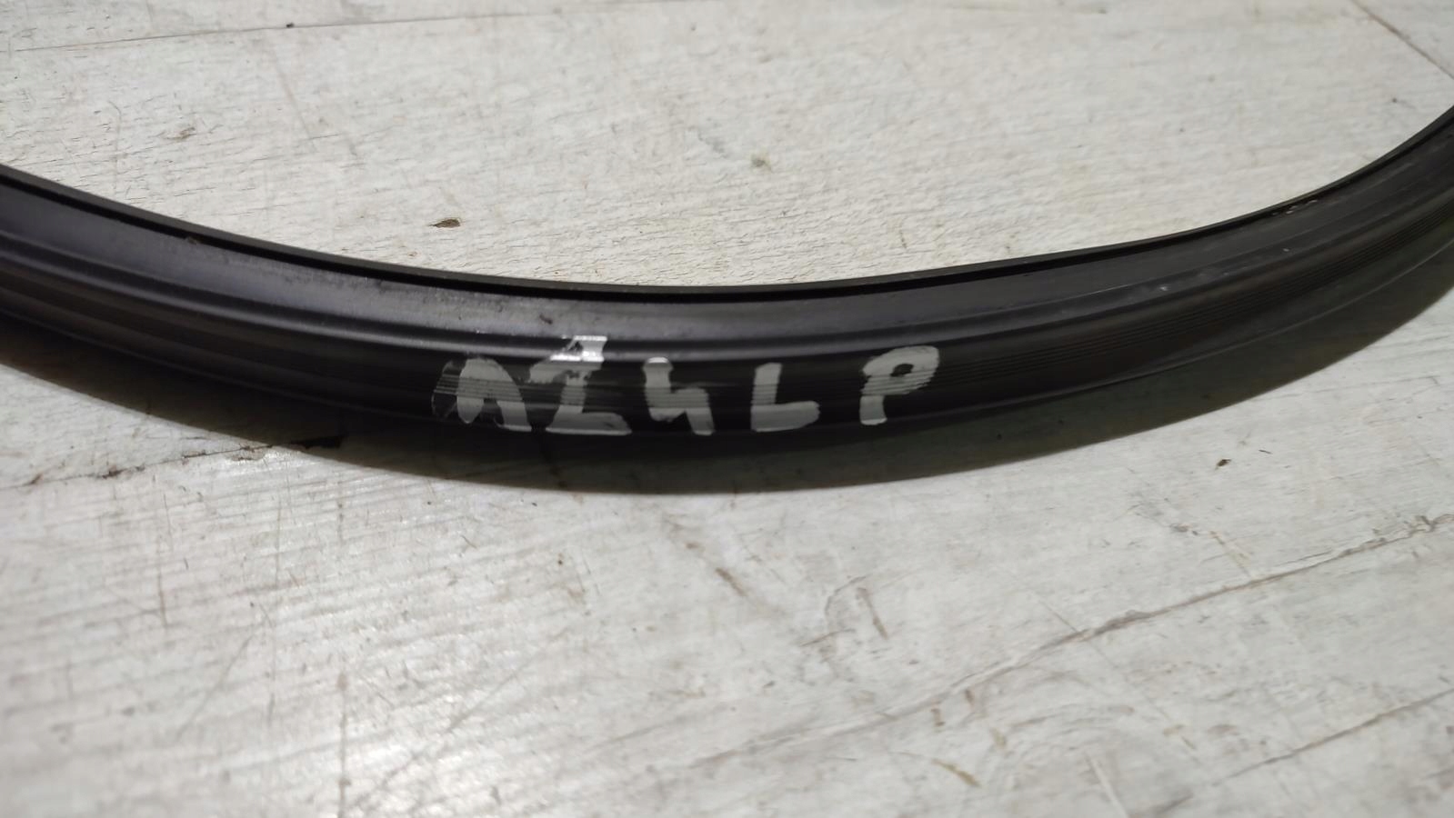 gasket windows door left front Mercedes w124