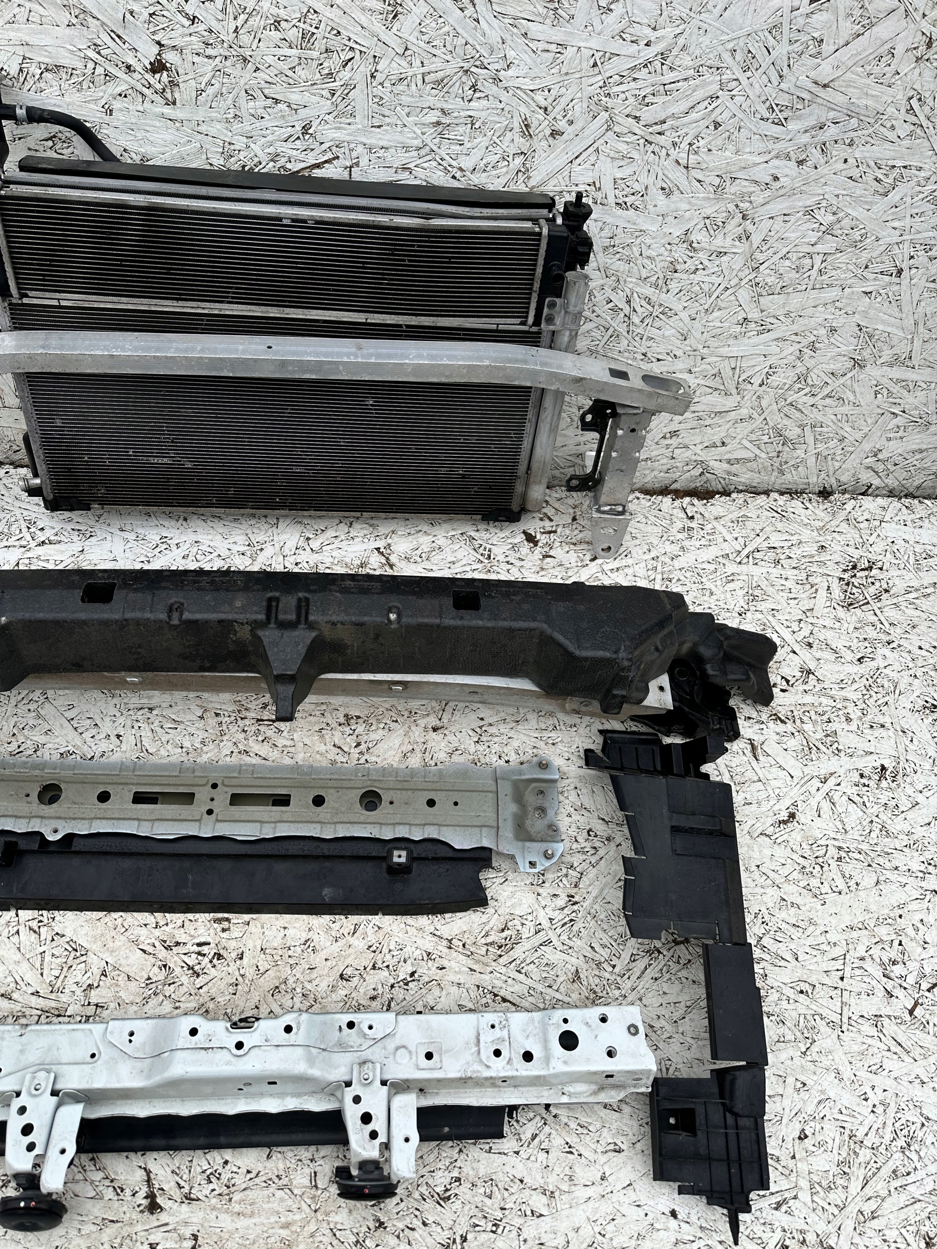 RAV4 V PAS PRZEDNI WZMOCNIENIE BELKA CHŁODNICE 2,5HYB Producent części Toyota OE