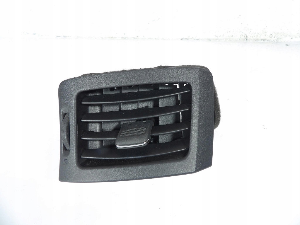 INFINITI G37 grid air conditioning devices right 68760 JK00B