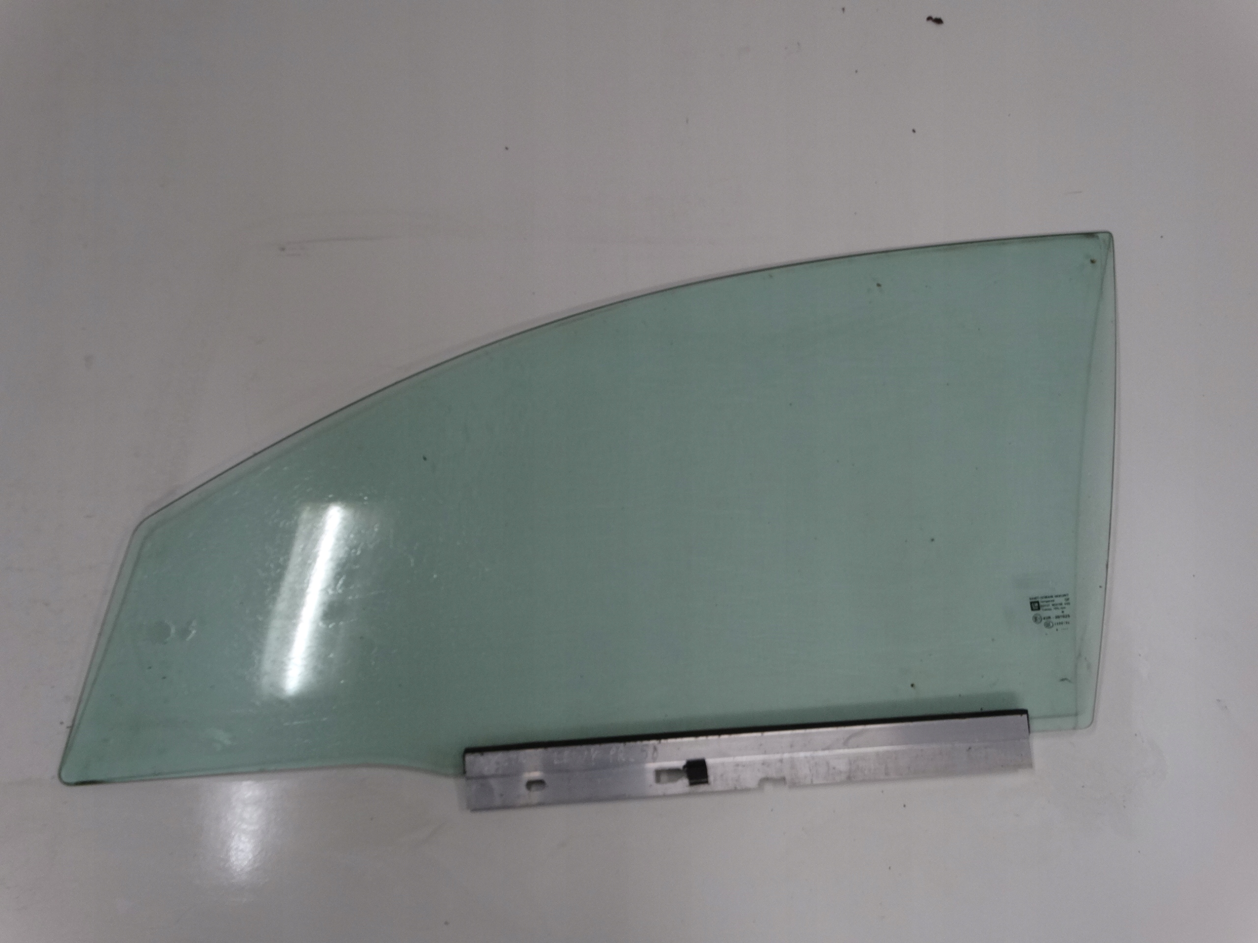 стекло двери opel VECTRA правый передний 43R-001025 6..