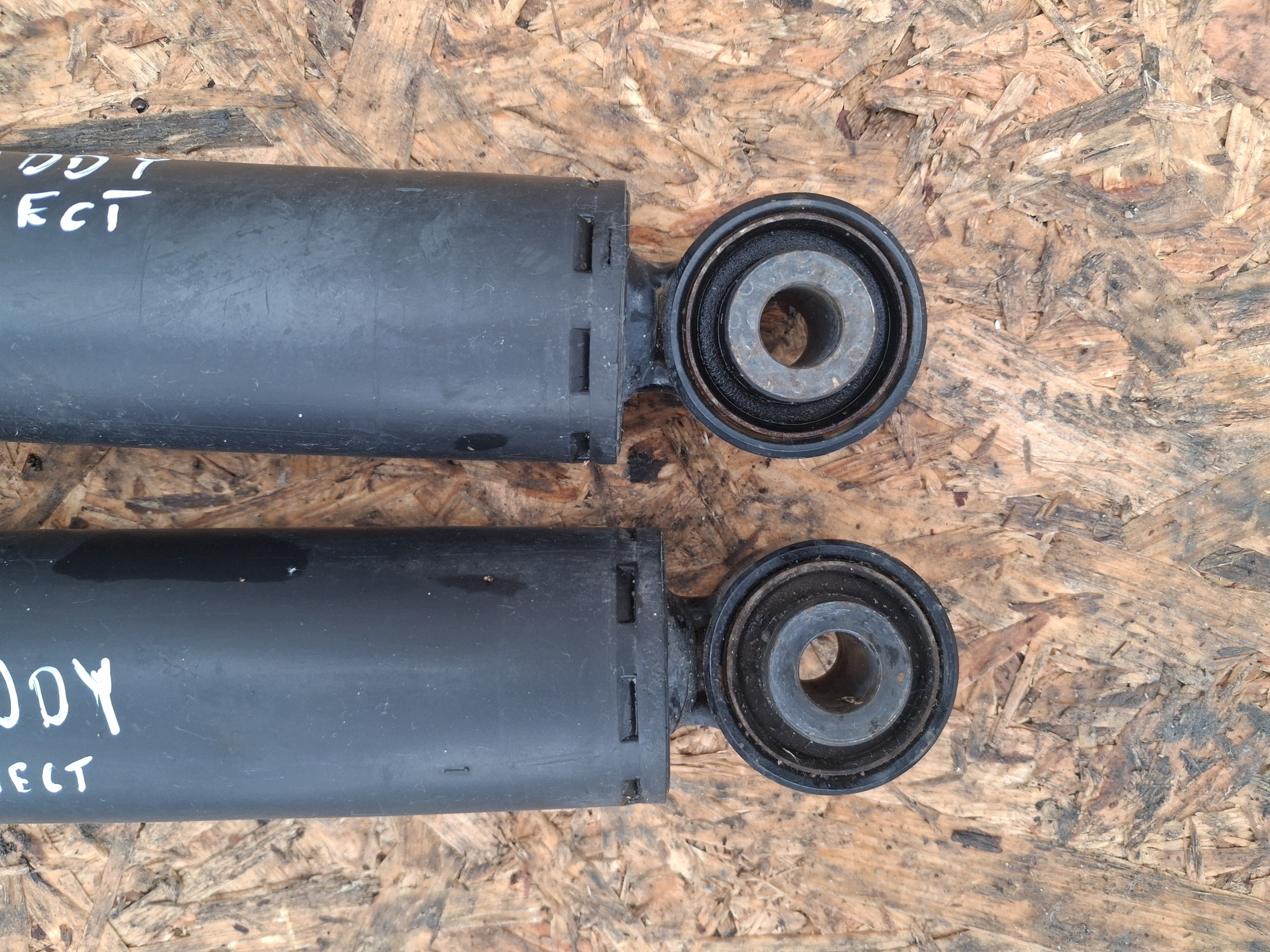 stoßdämpfer heck KOMPLET VW CADDY V FORD TRANSIT CONNECT MK3 5R3513031A