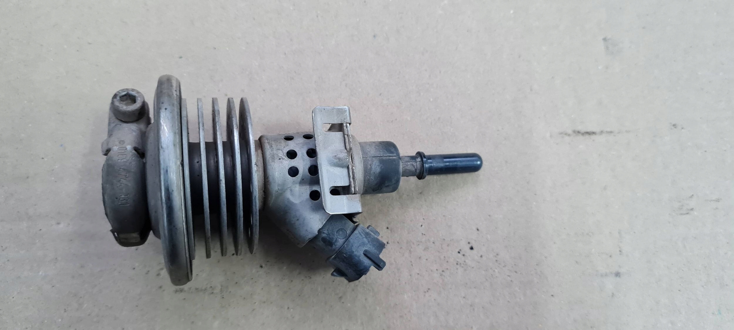 Q5 8R injector ADBLUE 3C0131113C 2.0 TDI VW AUDI A4 B8 A5
