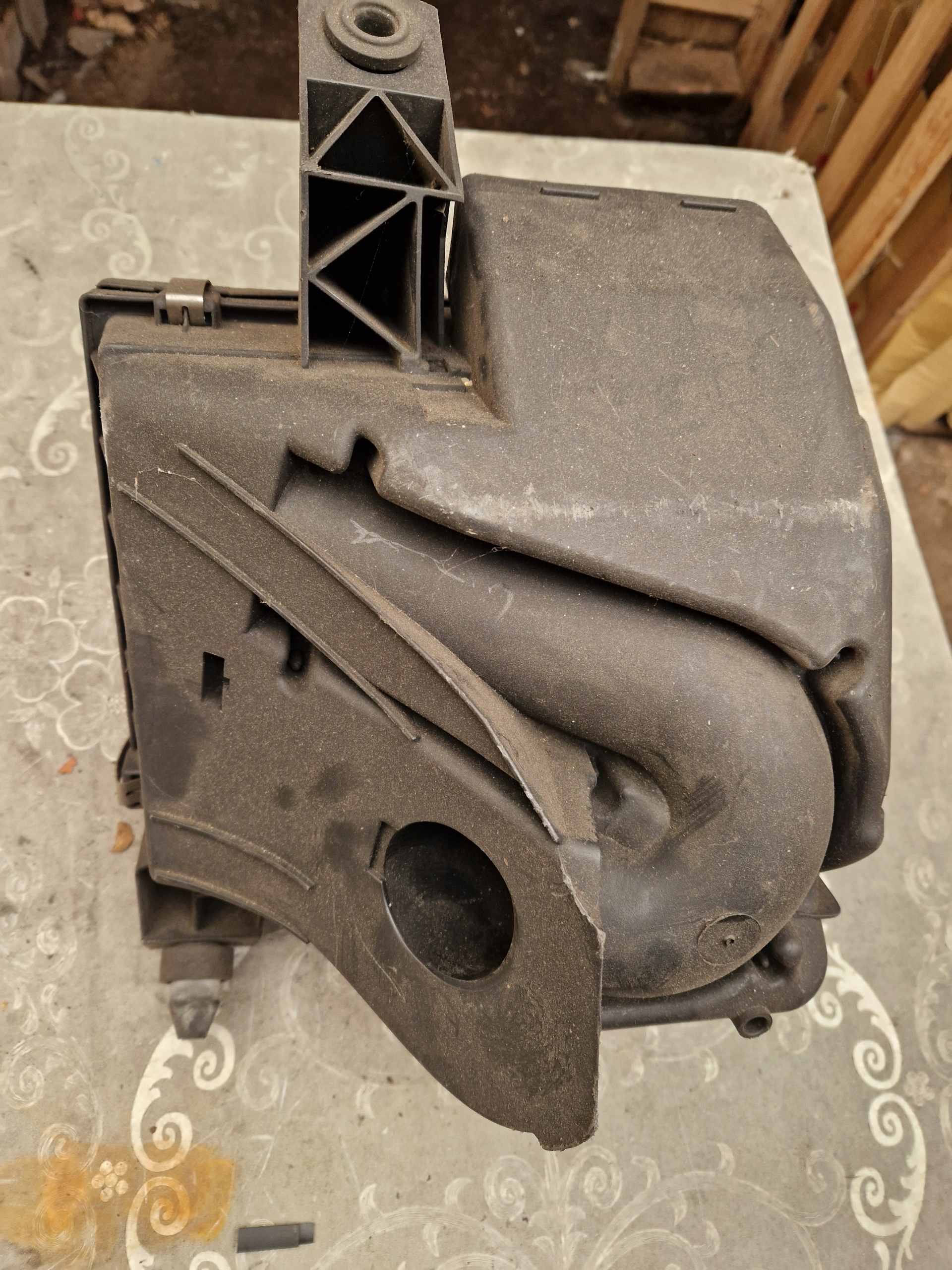 Gehäuse filter luft A6 C5 2.5 TDI 4B0133837F
