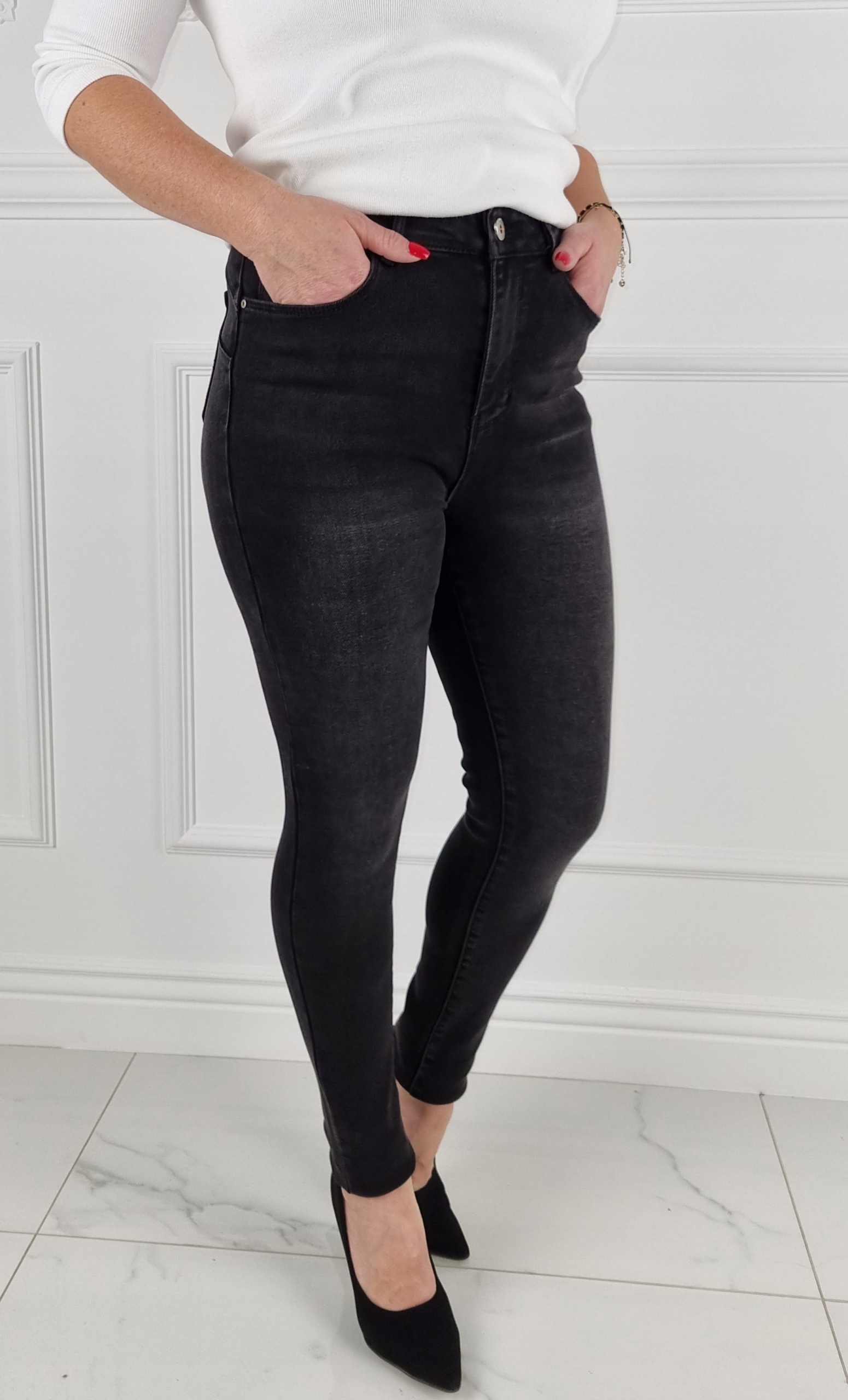 # M. SARA - DAMSKIE SPODNIE MODELUJĄCE DOPASOWANE - Plus - Size / Black # Kod producenta MS