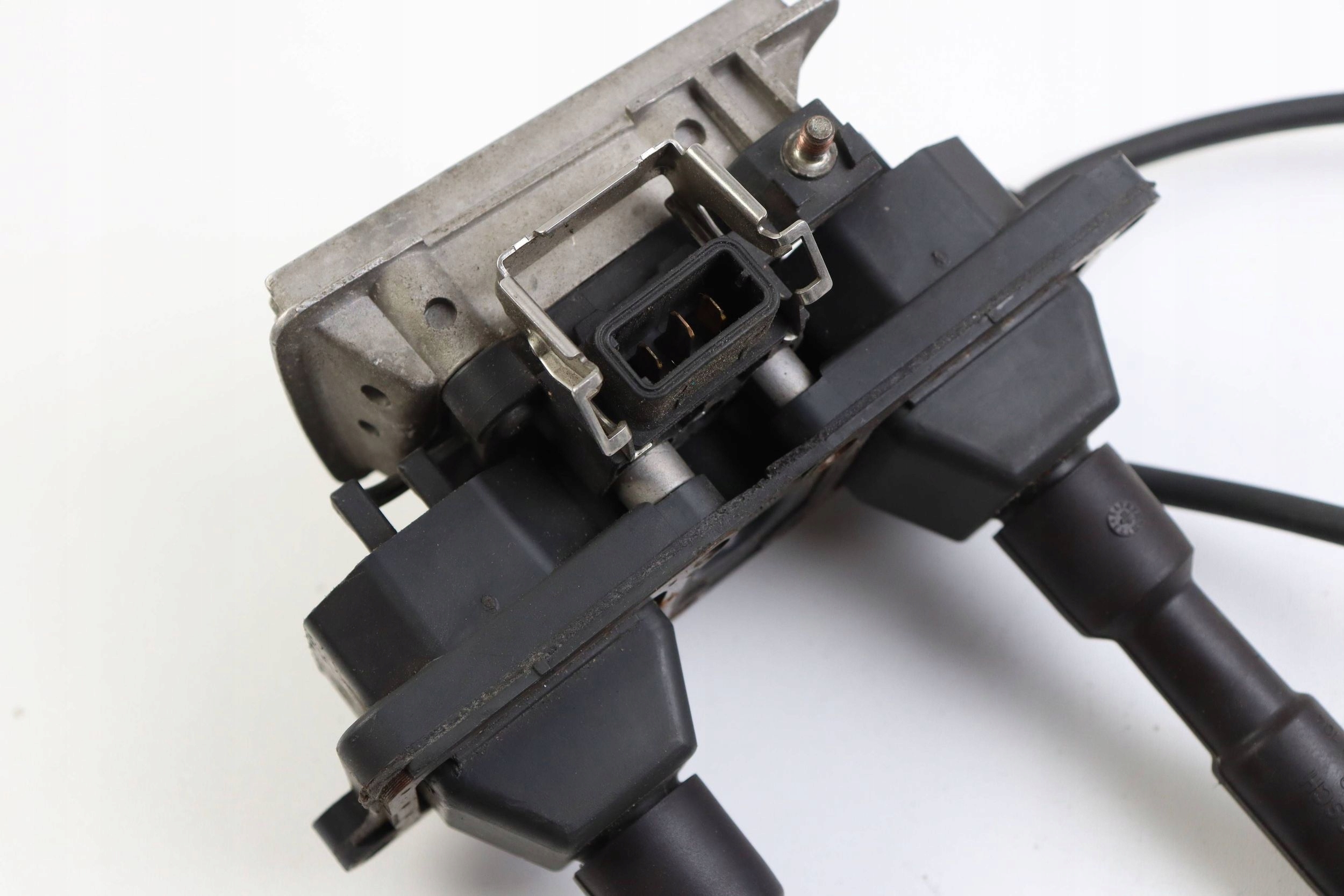 AUDI A4 B5 coil ignition 1.8 replacement DLA 058905105A