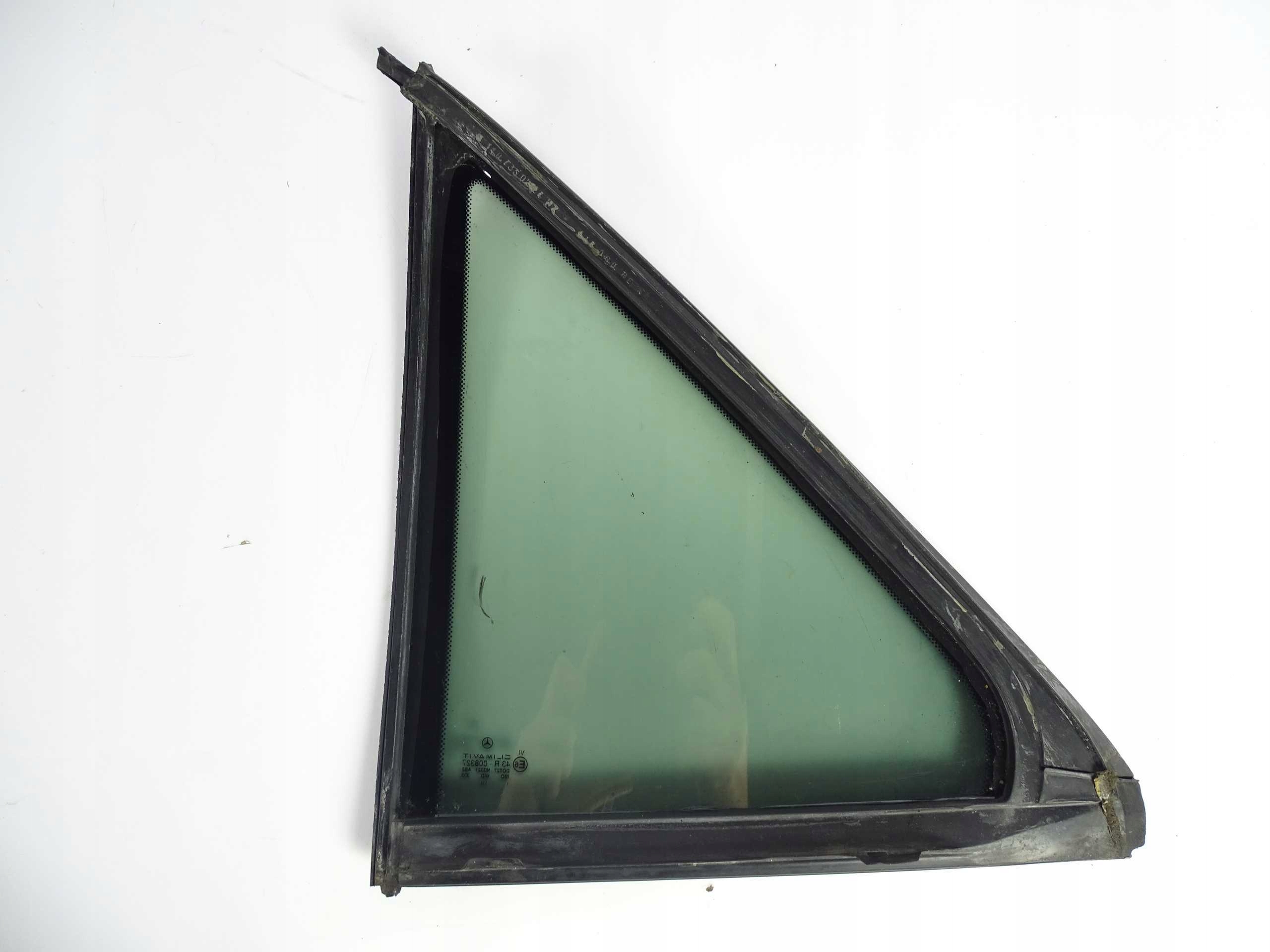 Mercedes S klasa W140 SZYBA PRAWY TYŁ TRÓJKĄT Producent części Mercedes-Benz OE