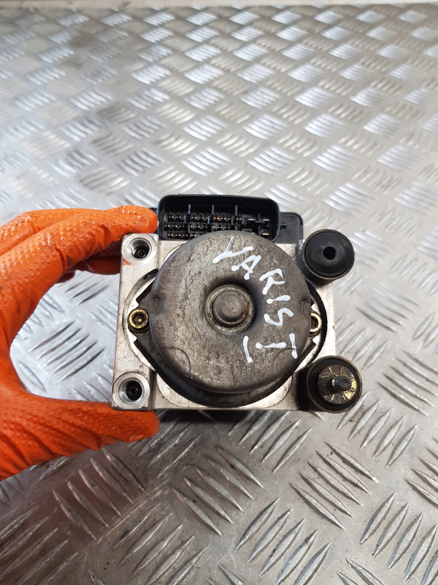Pompa ABS 4451052300 8954152230 TOYOTA YARIS e 03R