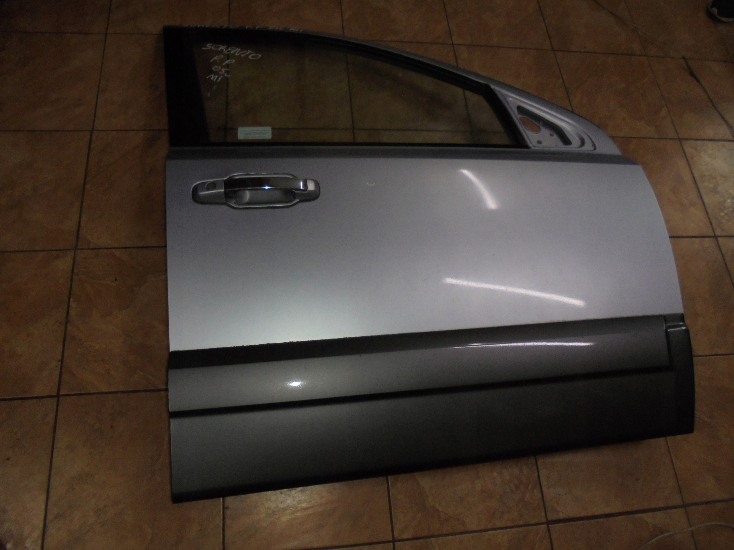 KIA SORENTO I 2.5D 05' DRZWI PRAWY PRZÓD
