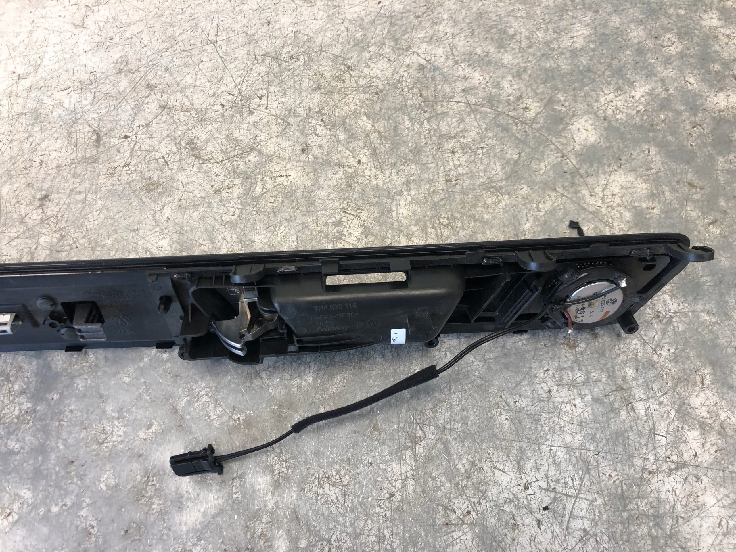 handle DEKOR right rear part VW TOUAREG 7P6867420