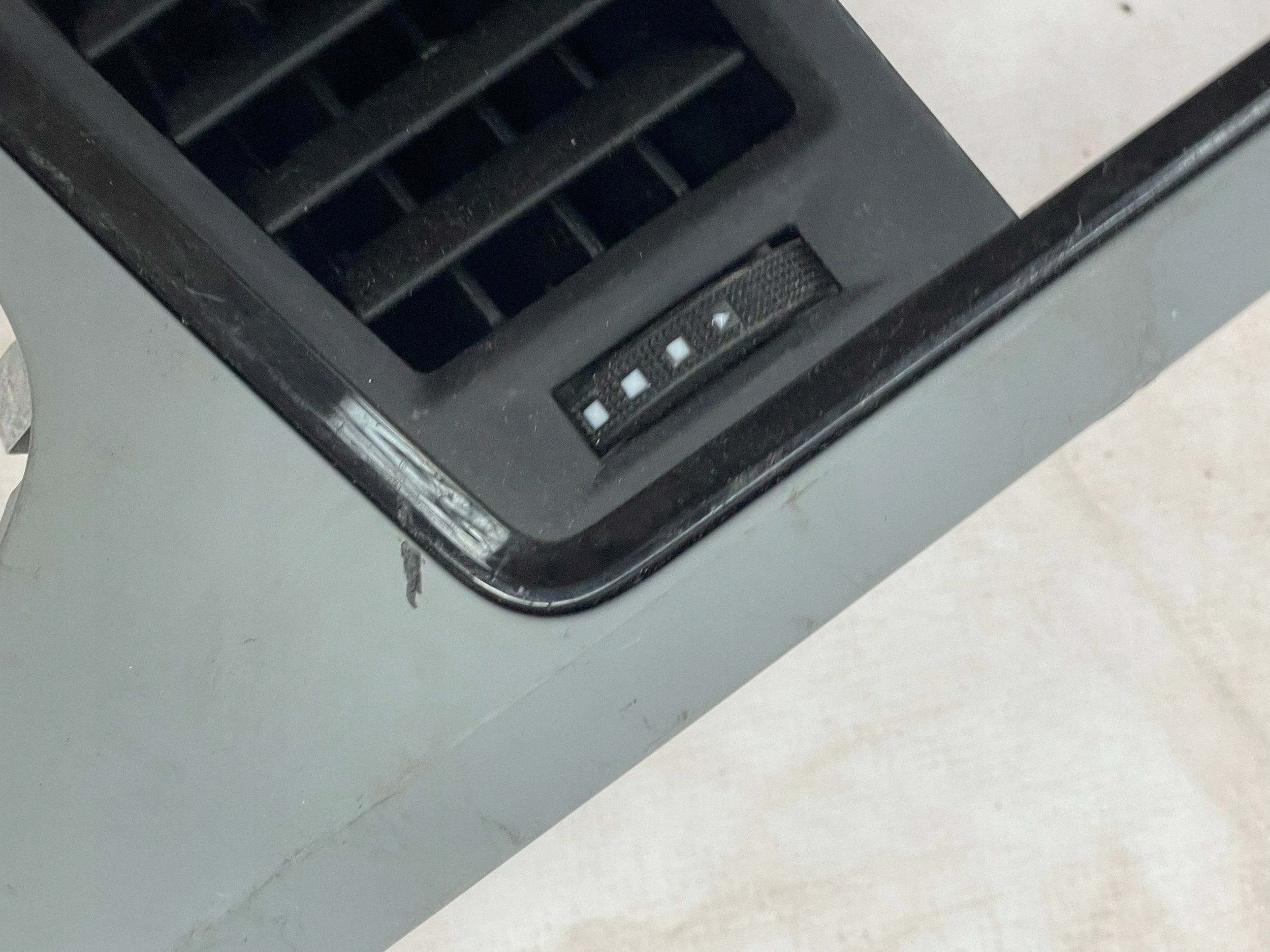 frame KRATKI air conditioning devices of the dashboard SEAT ATECA 576820951