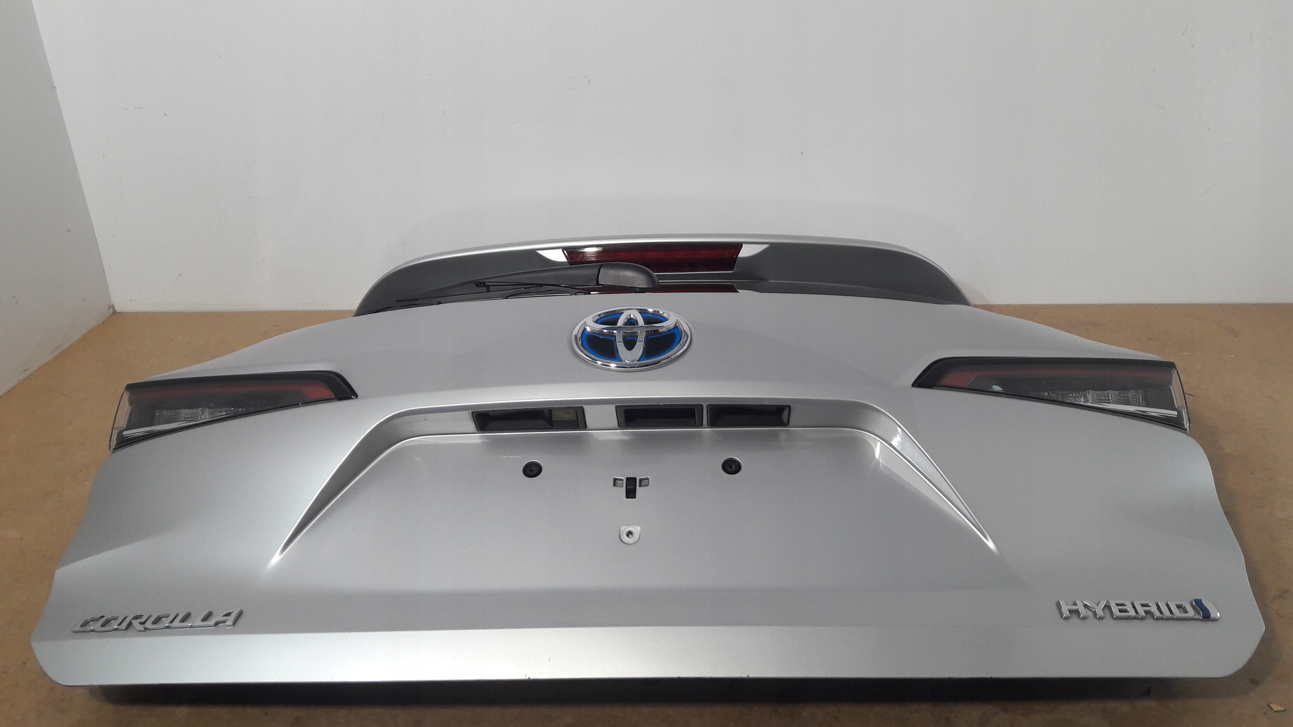 TOYOTA COROLLA E21 rear trunk door 1F7 KOMBI (H45)
