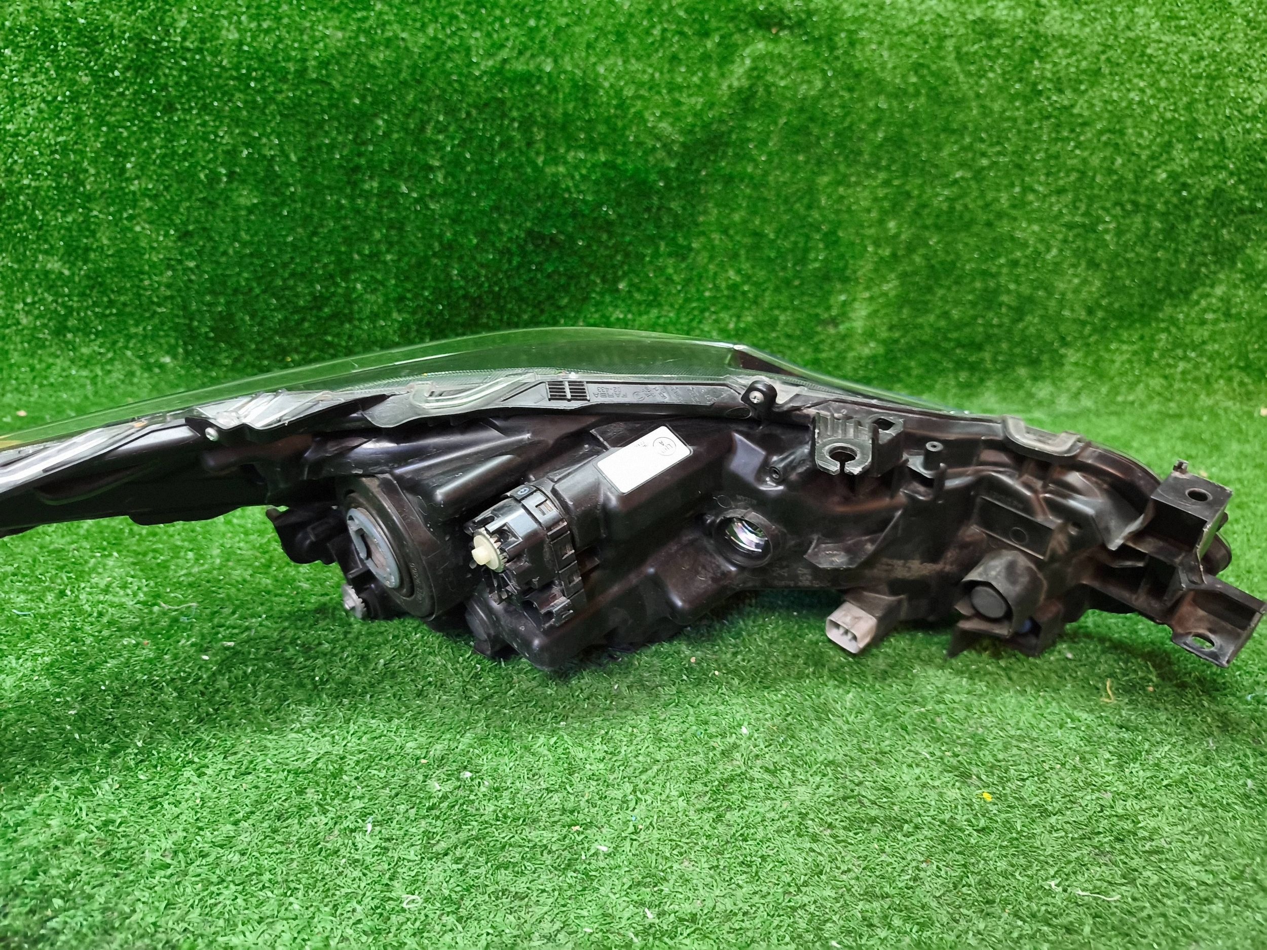 REFLEKTOR left front TOYOTA COROLLA E21 sedan LED NR.1556