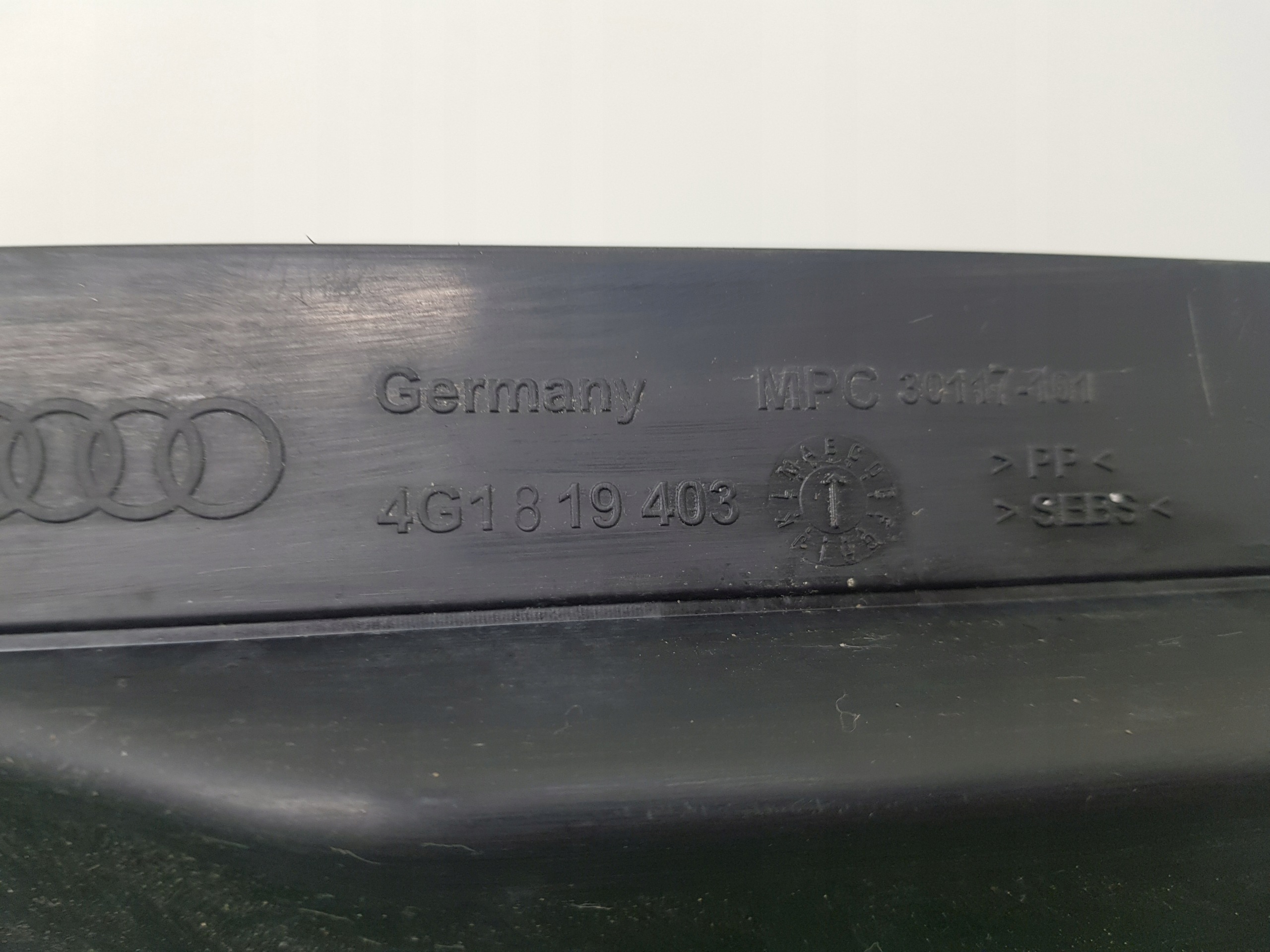torpedo AUDI A6-C7 2013 4G1819403