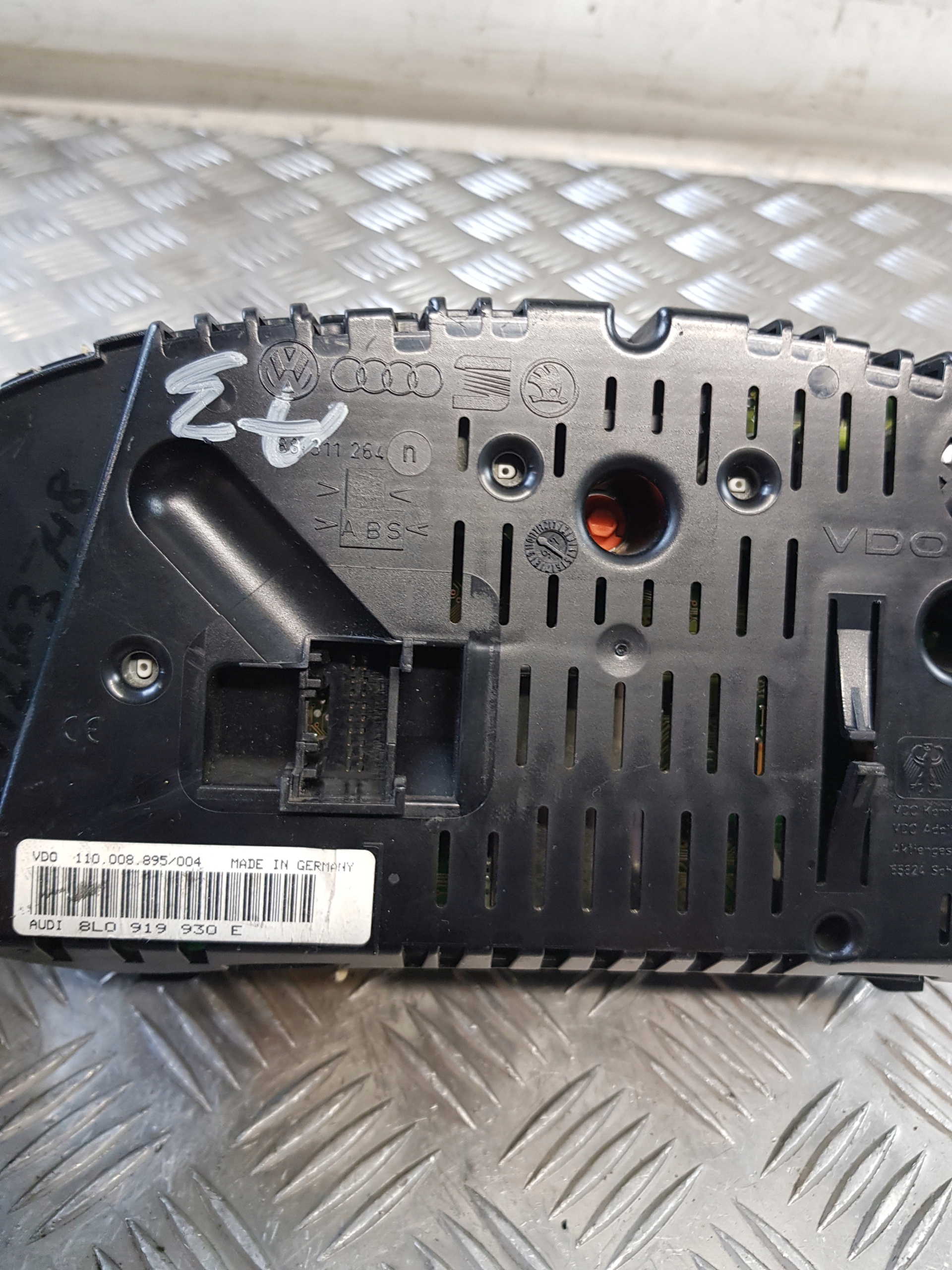 dials dials 8L0919880DX AUDI A3 8L 1.8B 97R- EUROPA