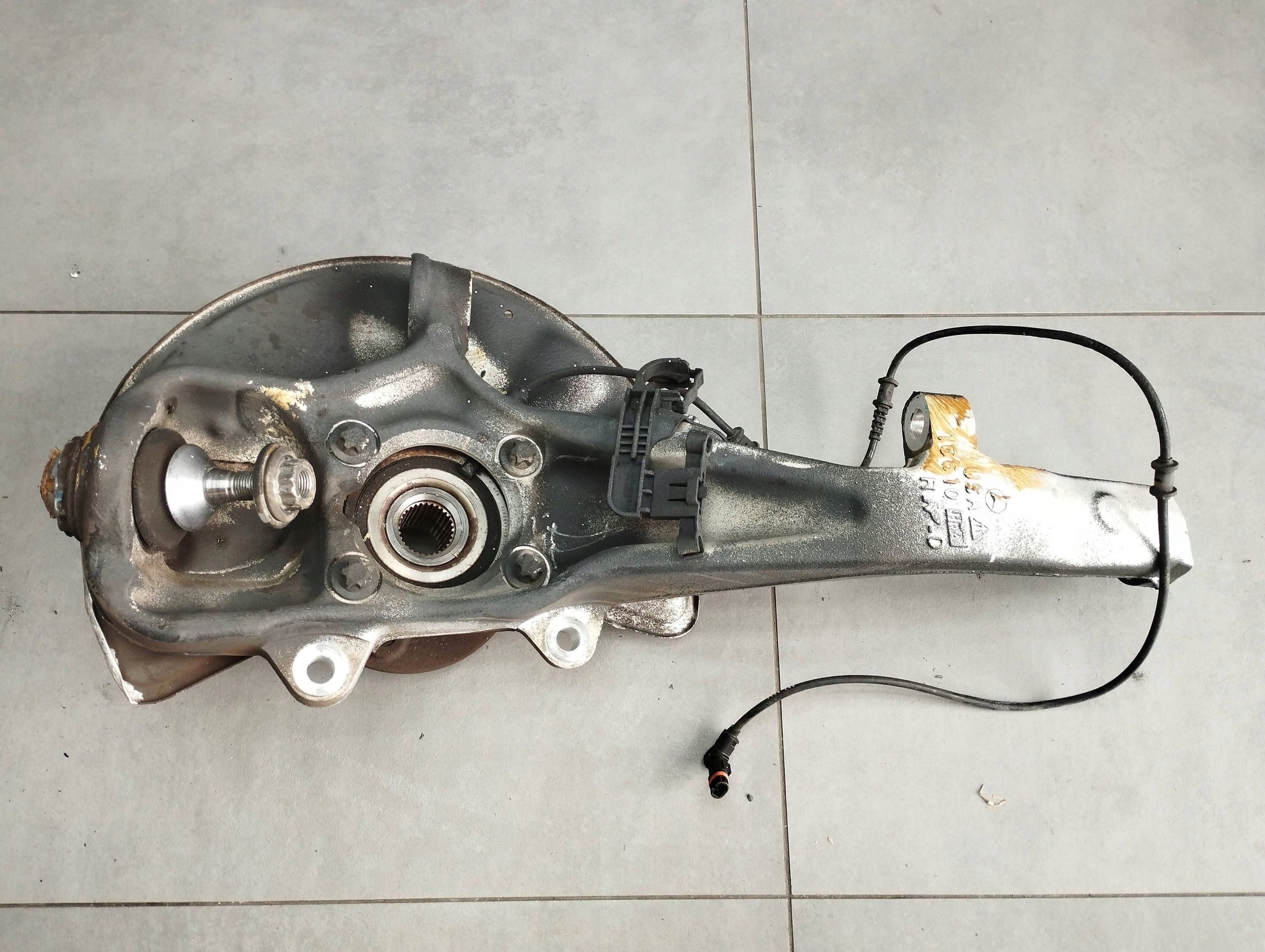 Mercedes-Benz GLE W166 swing right front 16610