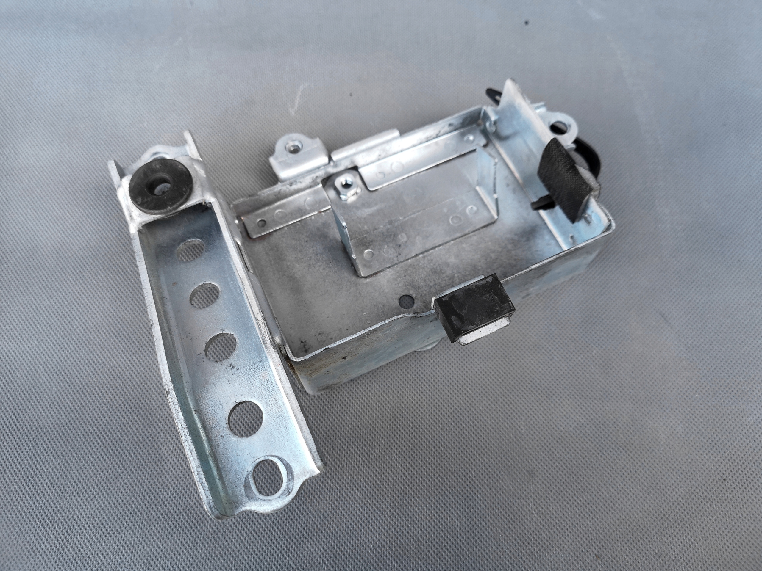 UCHWYT MOCOWANIE REGULATORA SUZUKI VL 800 C50 INTRUDER C800