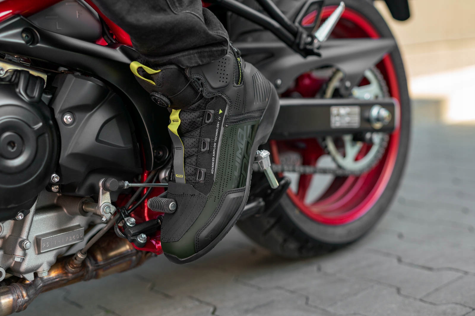 BUTY MOTOCYKLOWE | SHIMA EDGE VENT | KRÓTKIE MĘSKIE WENTYLOWANE + GRATISY Kolor czarny zielony