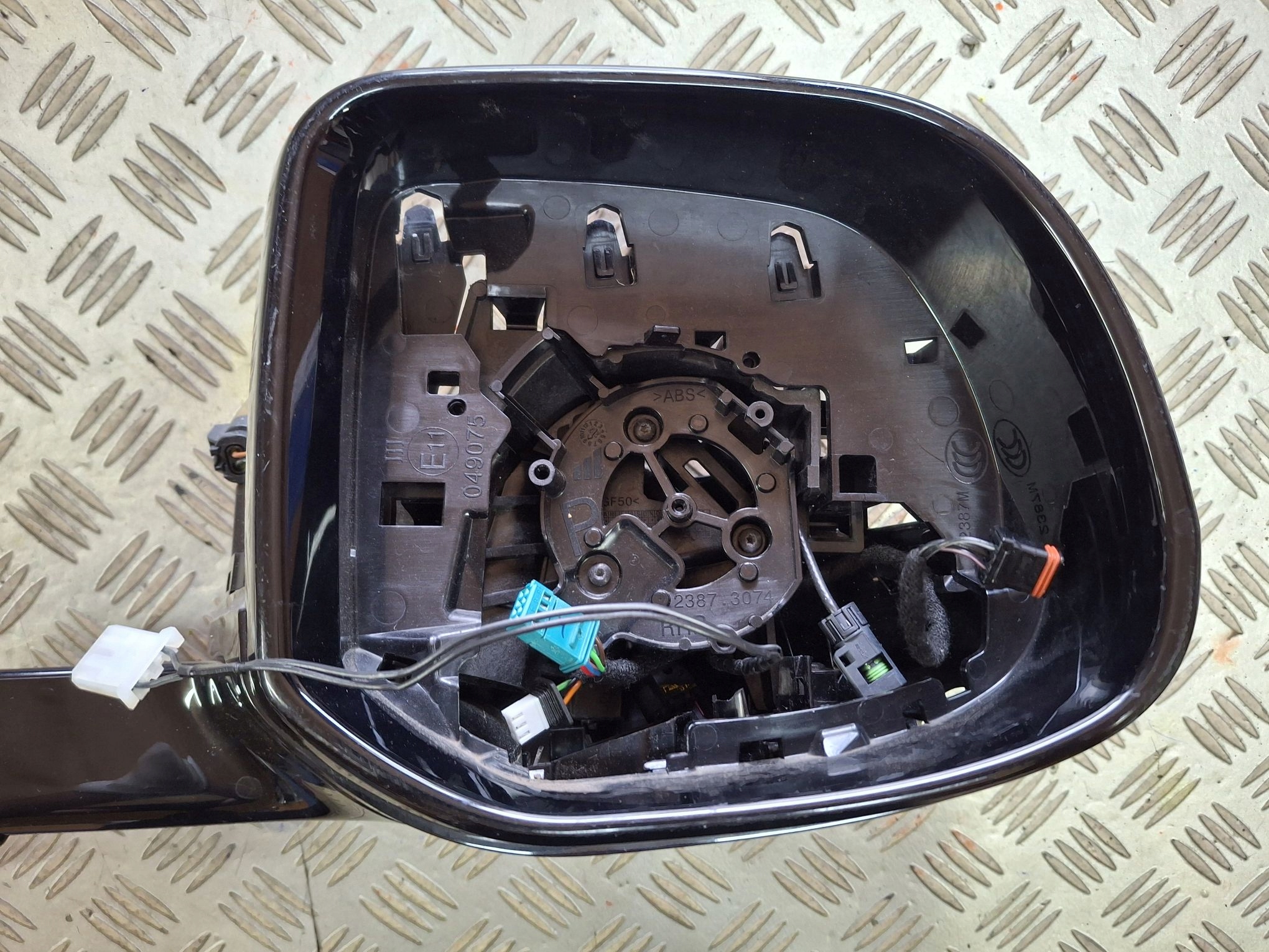 mirror right cover RANGE ROVER L460 2022R-> 12+6 vertical