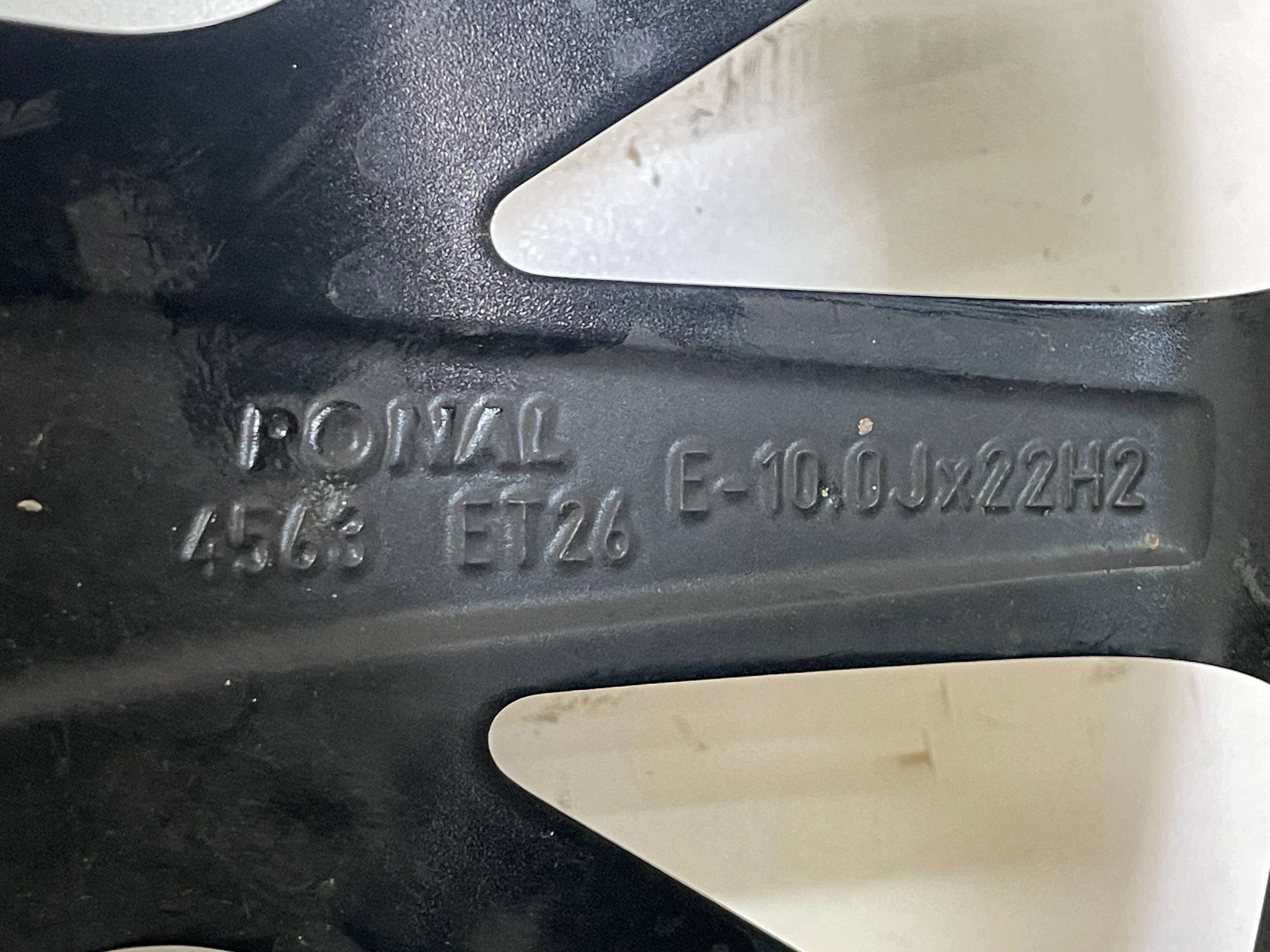 disk hliníkový Audi Q8 Q7 10x22 ET26 4M0601025DS