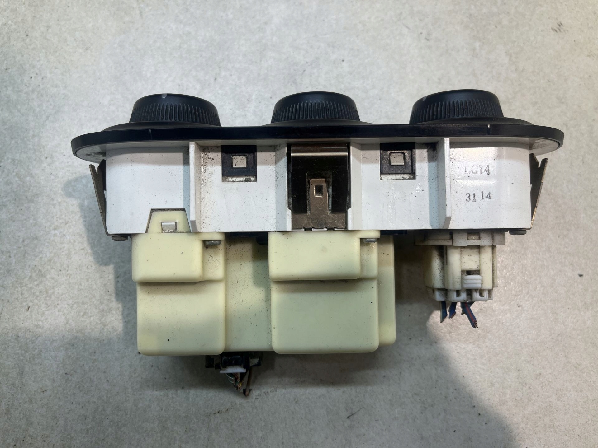 Unite commande clima MAZDA MPV 2.0 D LC743114