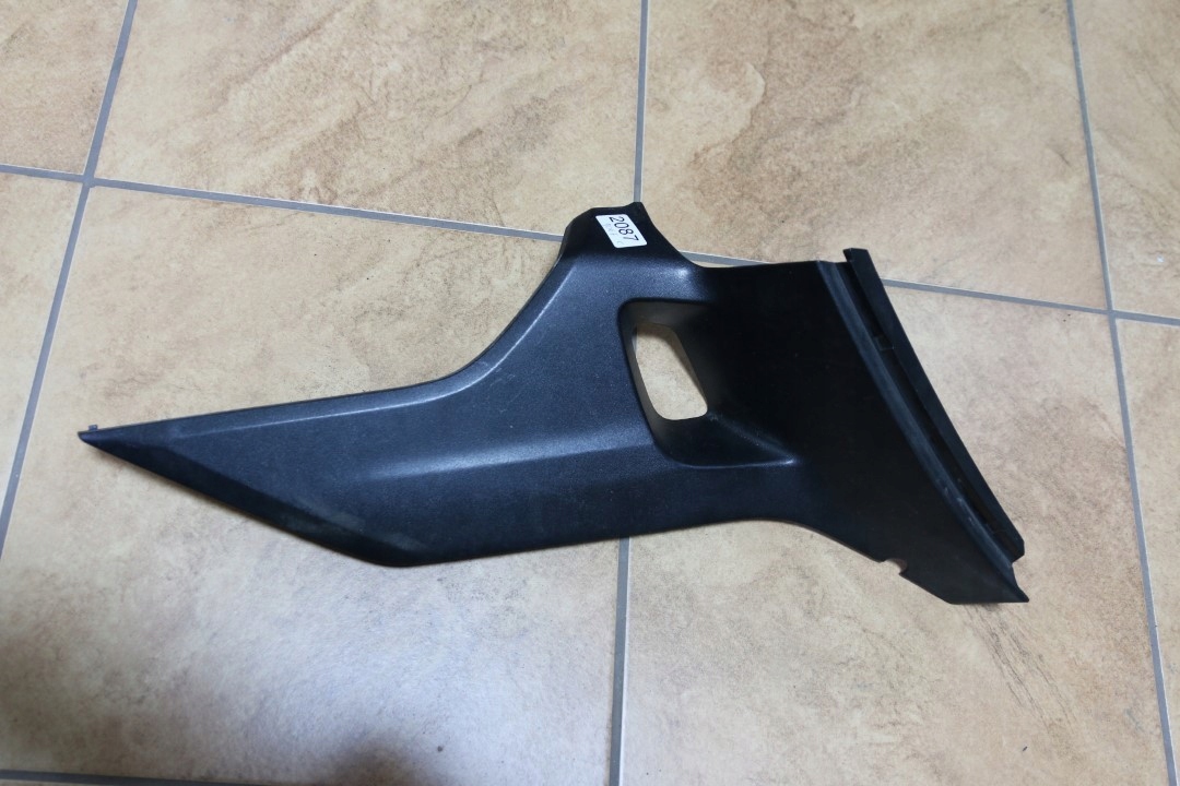 Honda Goldwing GL1800 трикутник лівий 2012 чорний 208