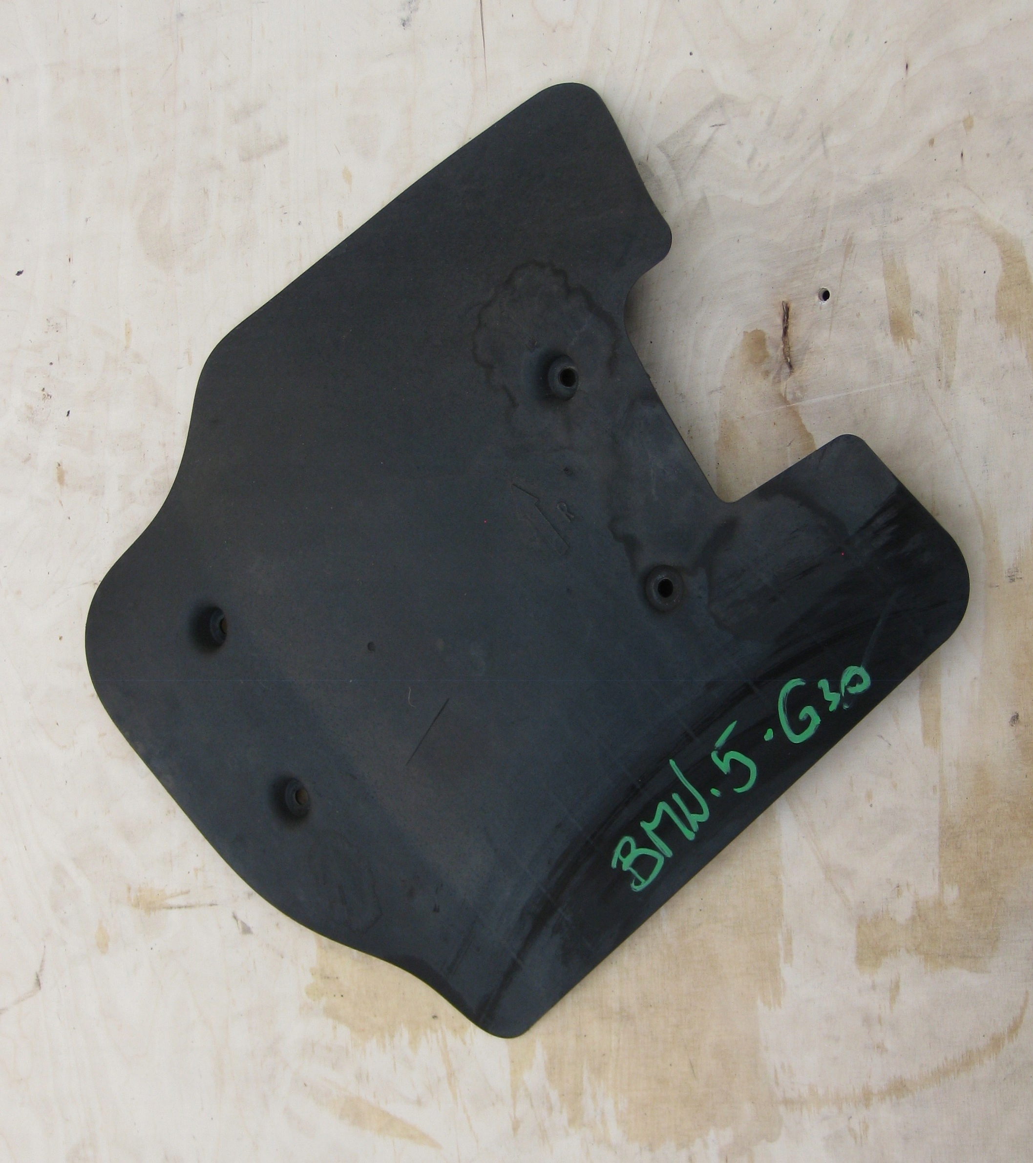 BMW 5 G30 3.0D 19R abdeckung Blende Abdeckung Unterfahrschutz des Querlenkers rechts heck 6861144