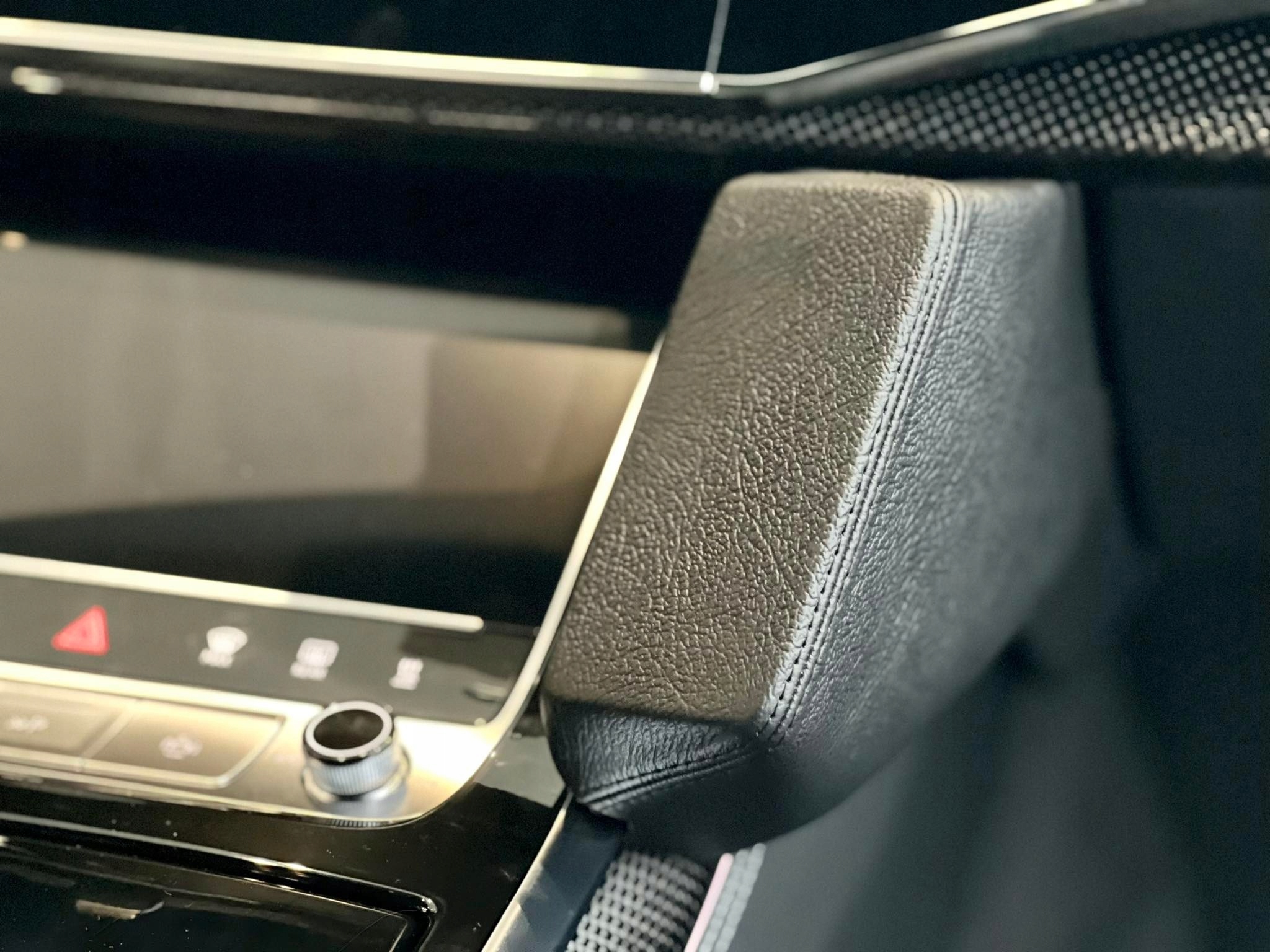 Držák na telefon Kuda Audi Q7 od roku 2019/Q8 od roku 2018