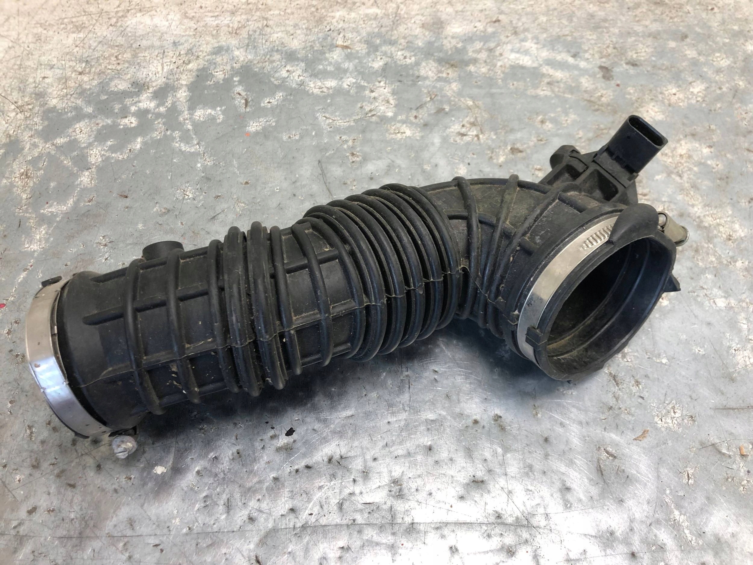 pipe air hose VW T6 7E0129627G