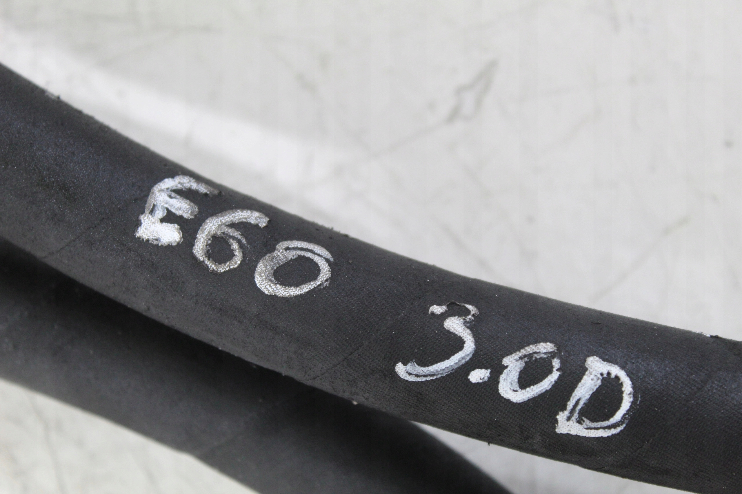 PRZEWODY CHŁODNICY SKRZYNI BIEGÓW BMW E60 3.0D Rodzaj skrzyni Automatyczna